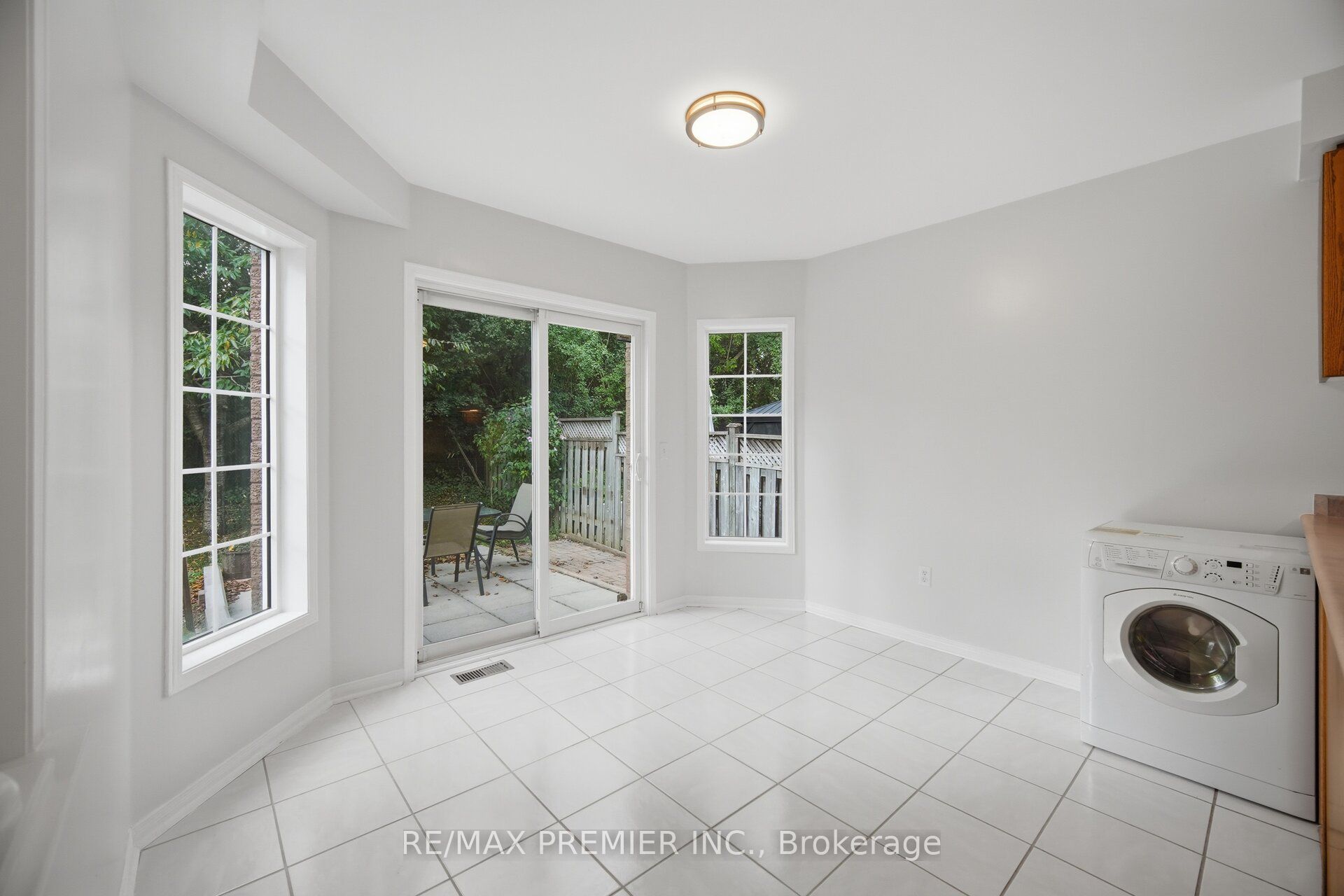 14 Crestridge Drive Property Photo 8