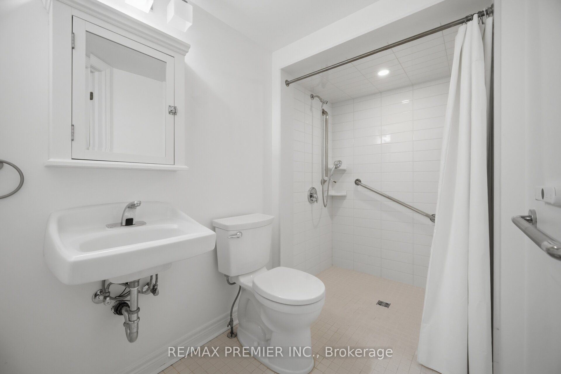 14 Crestridge Drive Property Photo 12