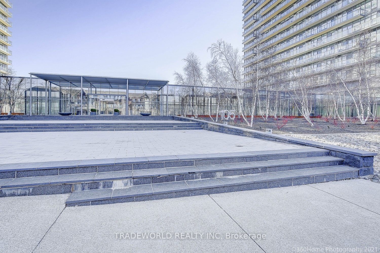 103 The Queensway 1107 Property Photo 4