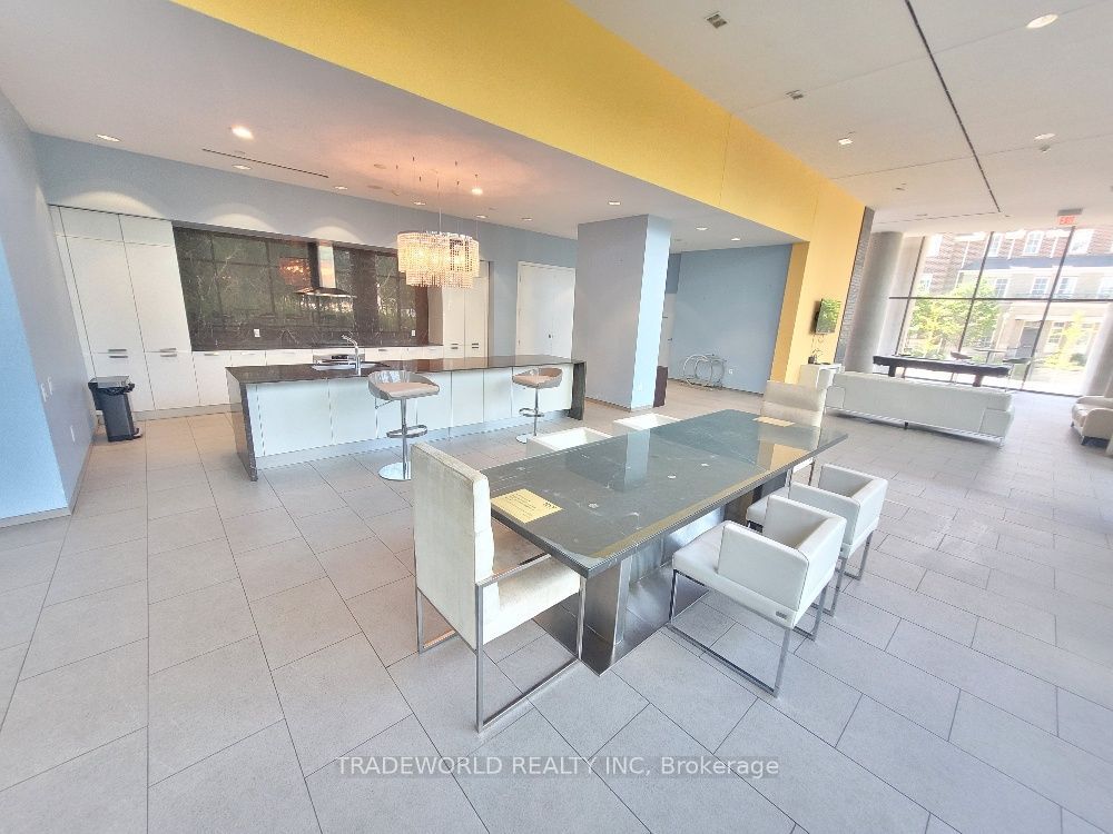 103 The Queensway 1107 Property Photo 23
