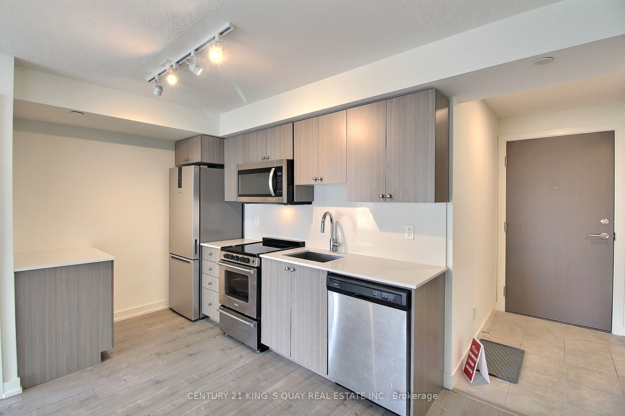 10 Wilby Crescent 907 Property Photo 2