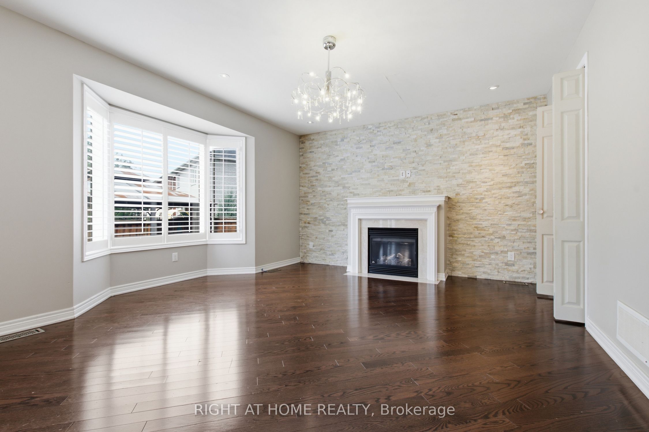 4713 Thomas Alton Boulevard Property Photo 11