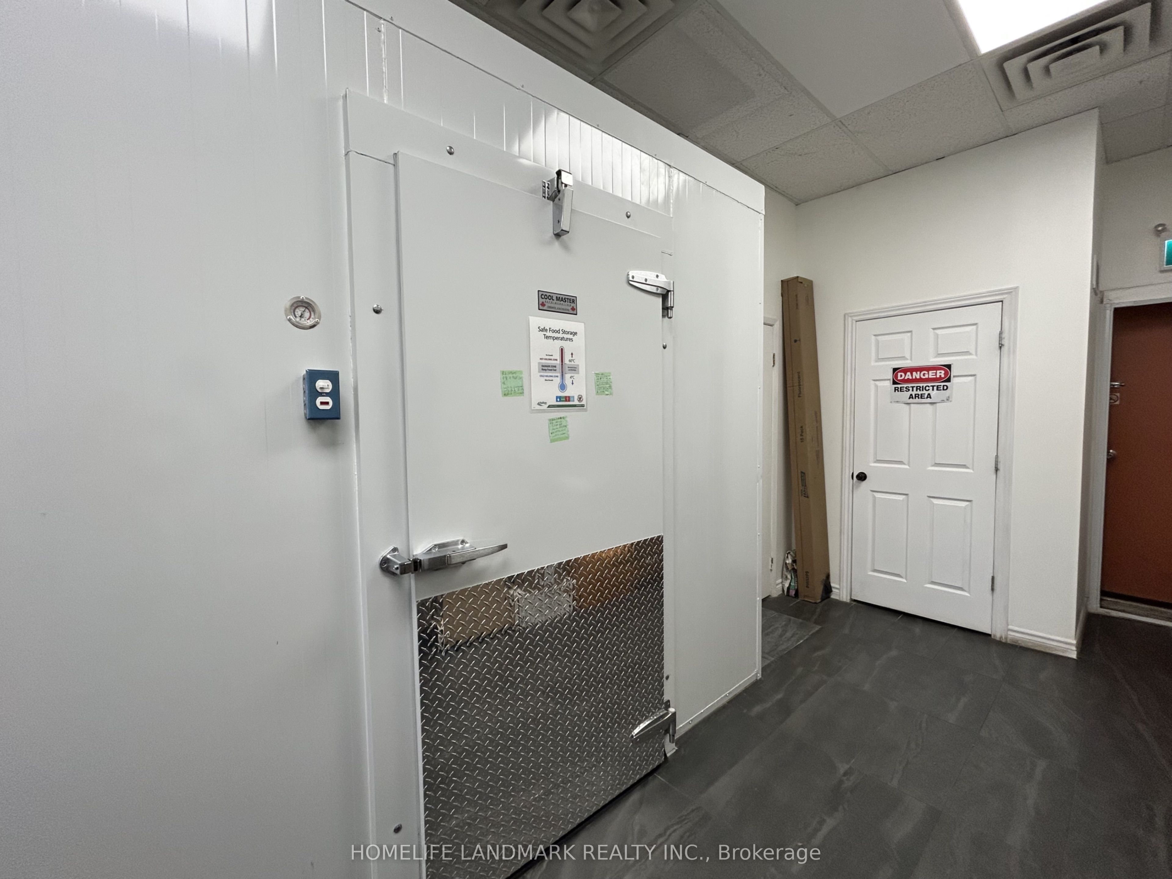 575 River Glen Boulevard 5 Property Photo 8
