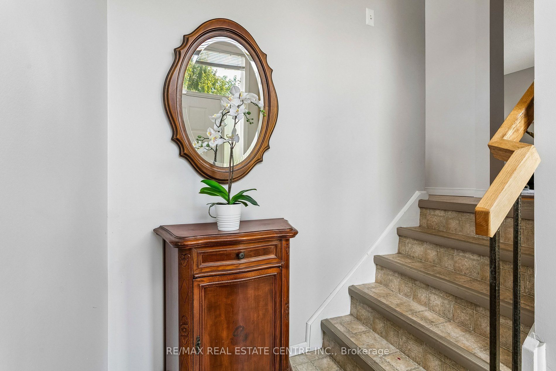 5 Hockley Path Property Photo 5
