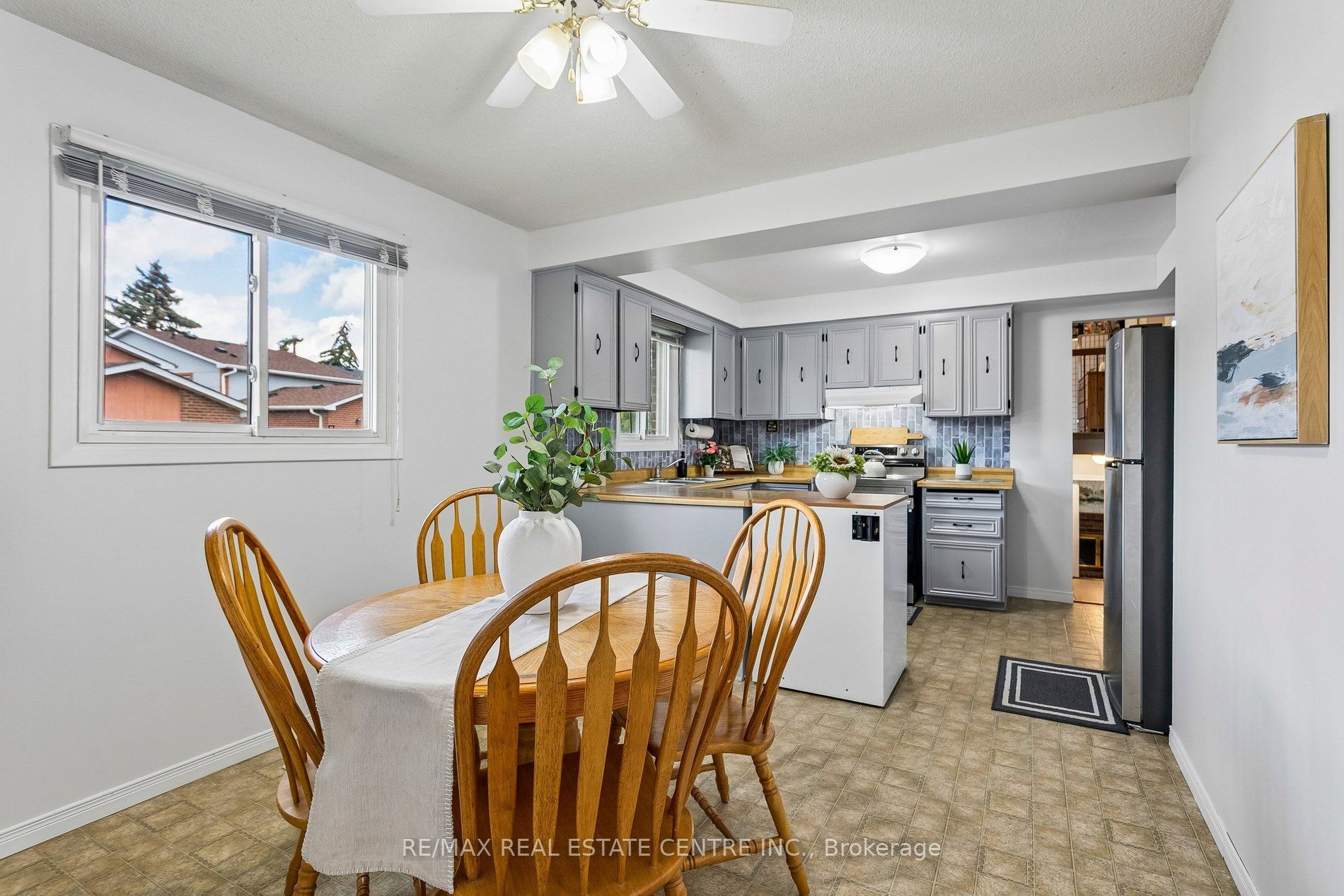 5 Hockley Path Property Photo 21