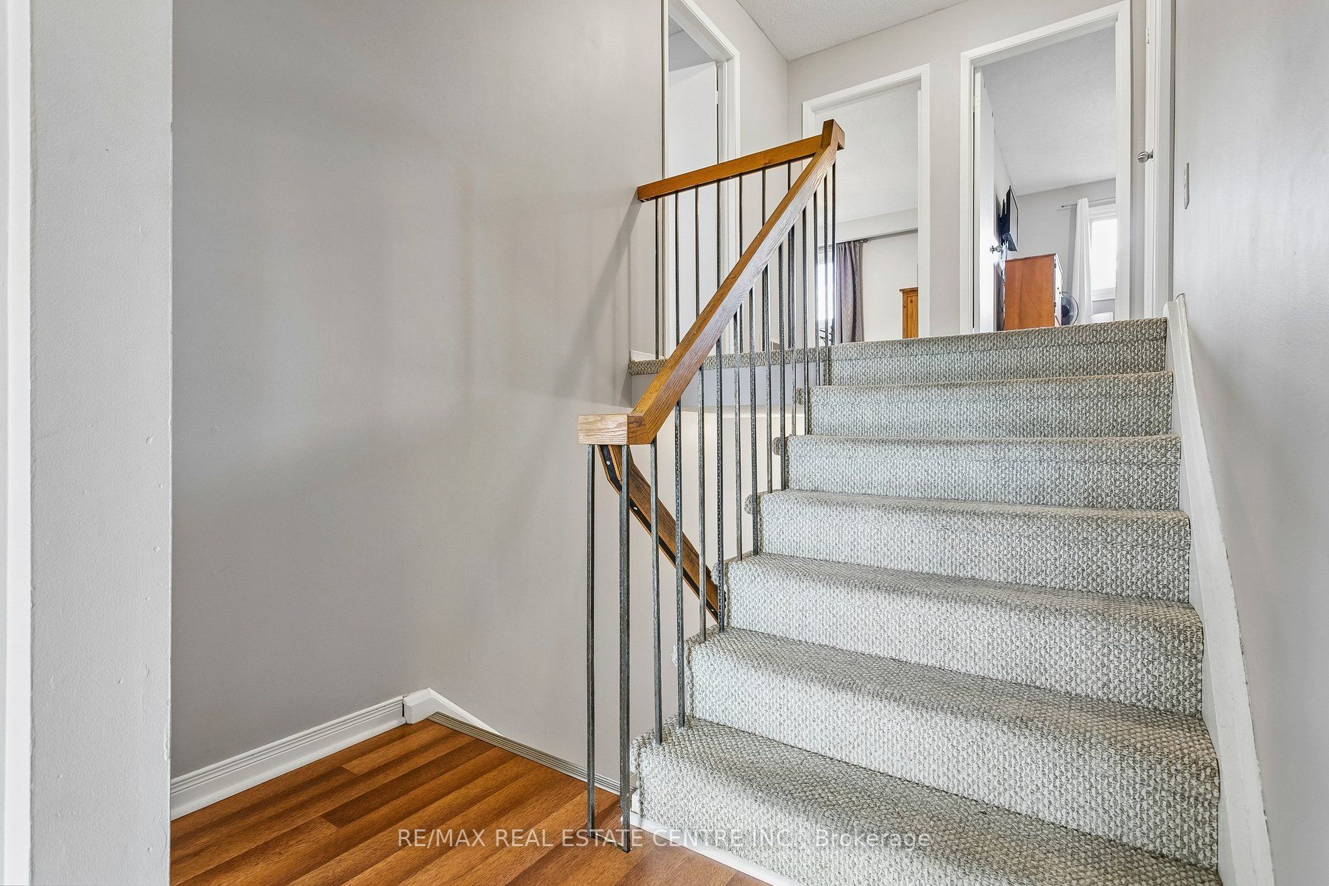 5 Hockley Path Property Photo 22