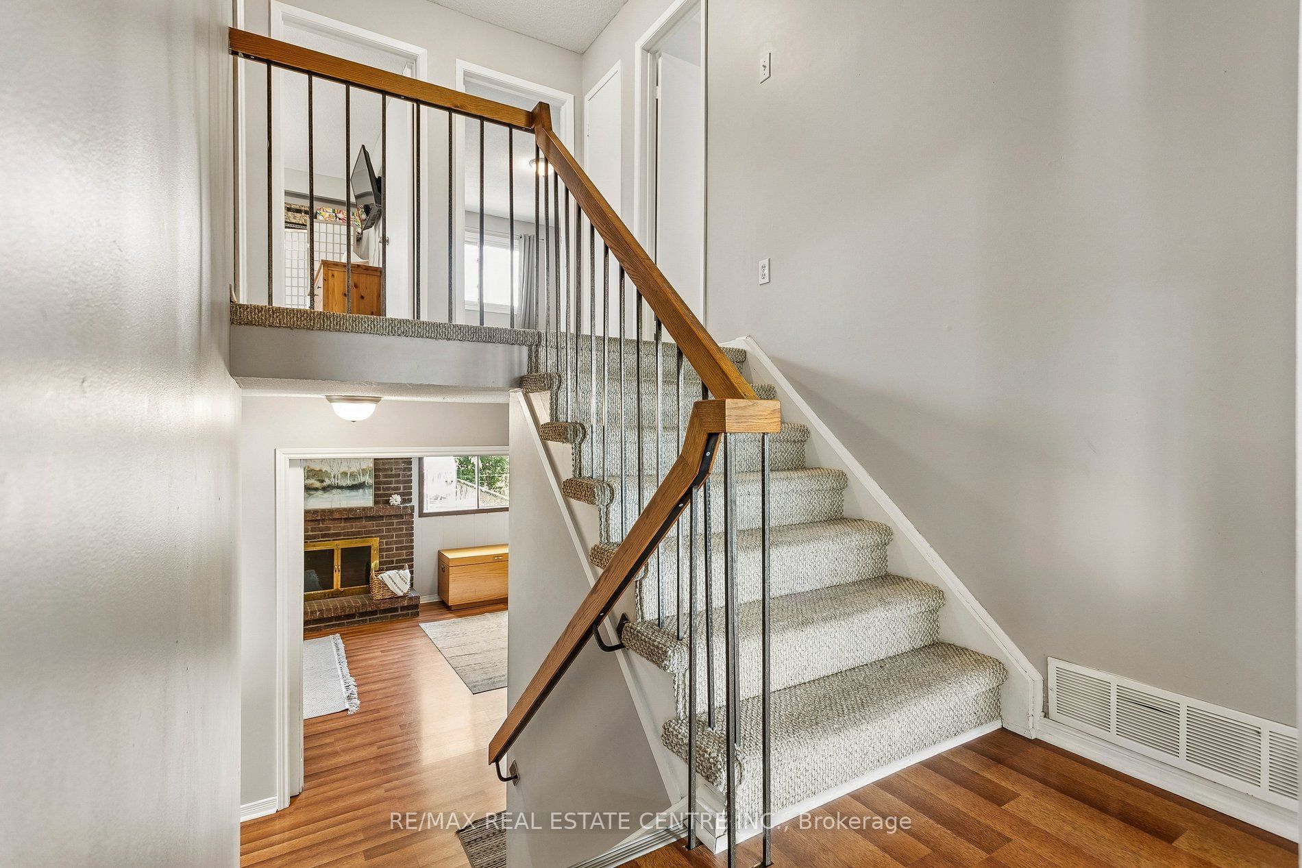 5 Hockley Path Property Photo 30