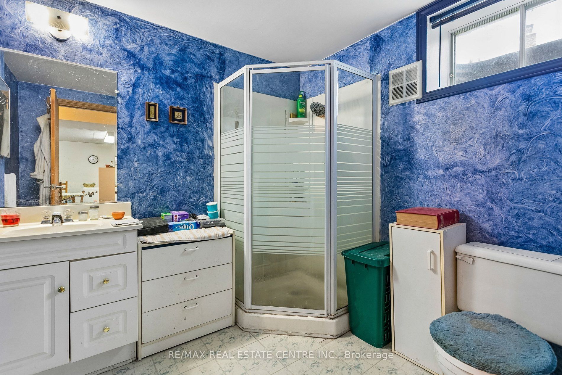 5 Hockley Path Property Photo 42