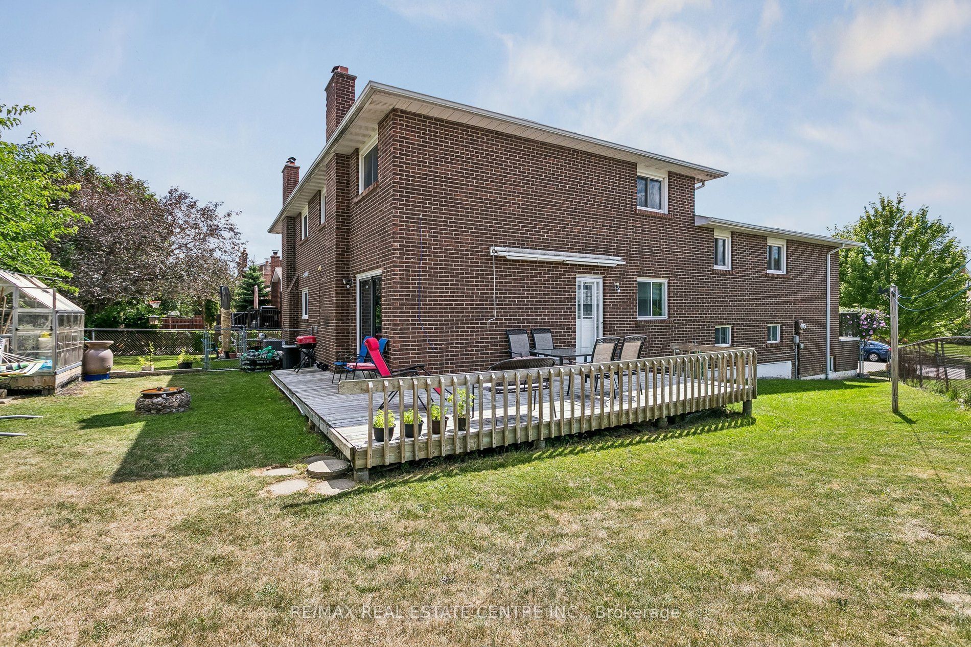 5 Hockley Path Property Photo 48