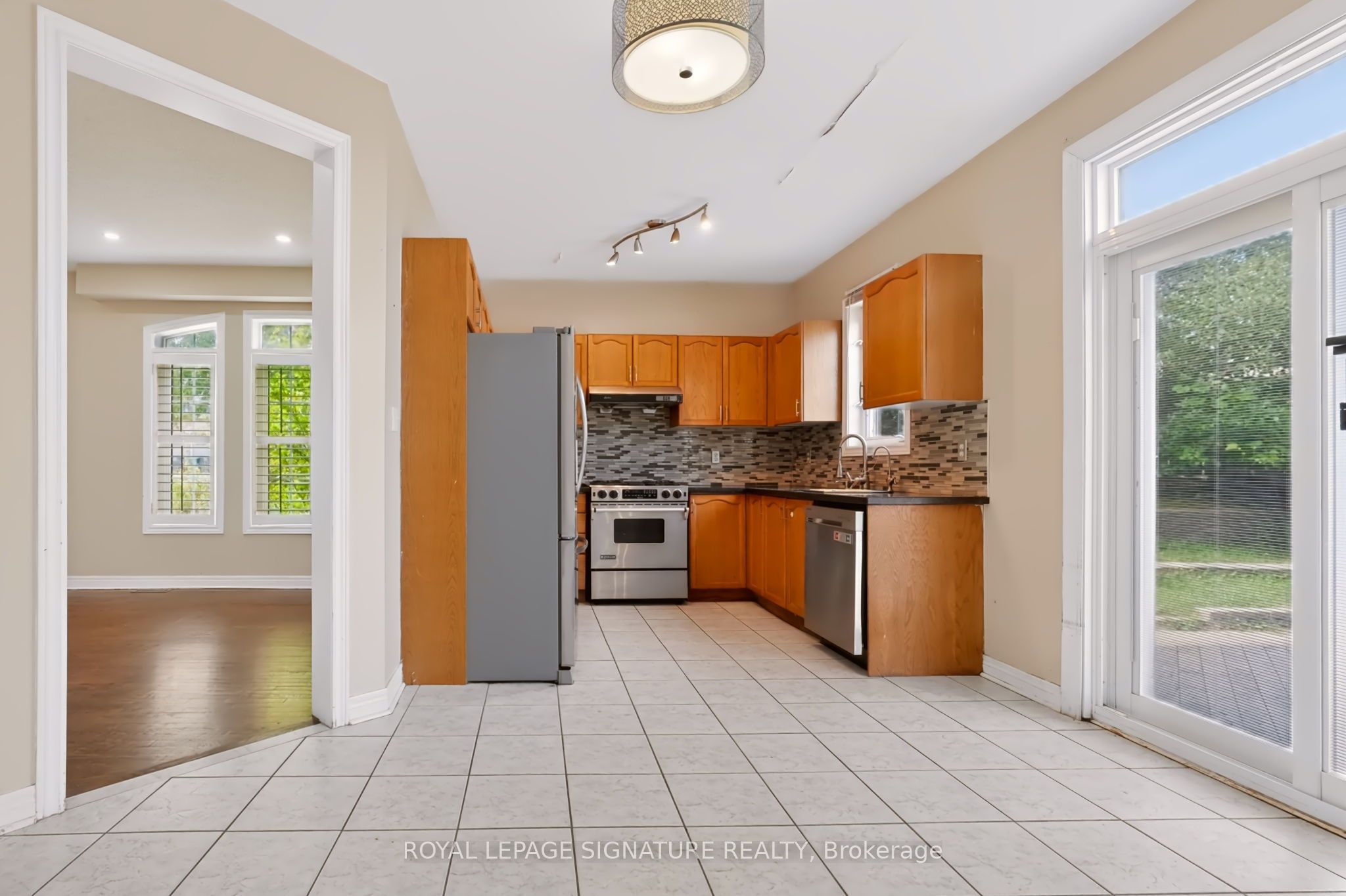 267 Laurentian Avenue Property Photo 10