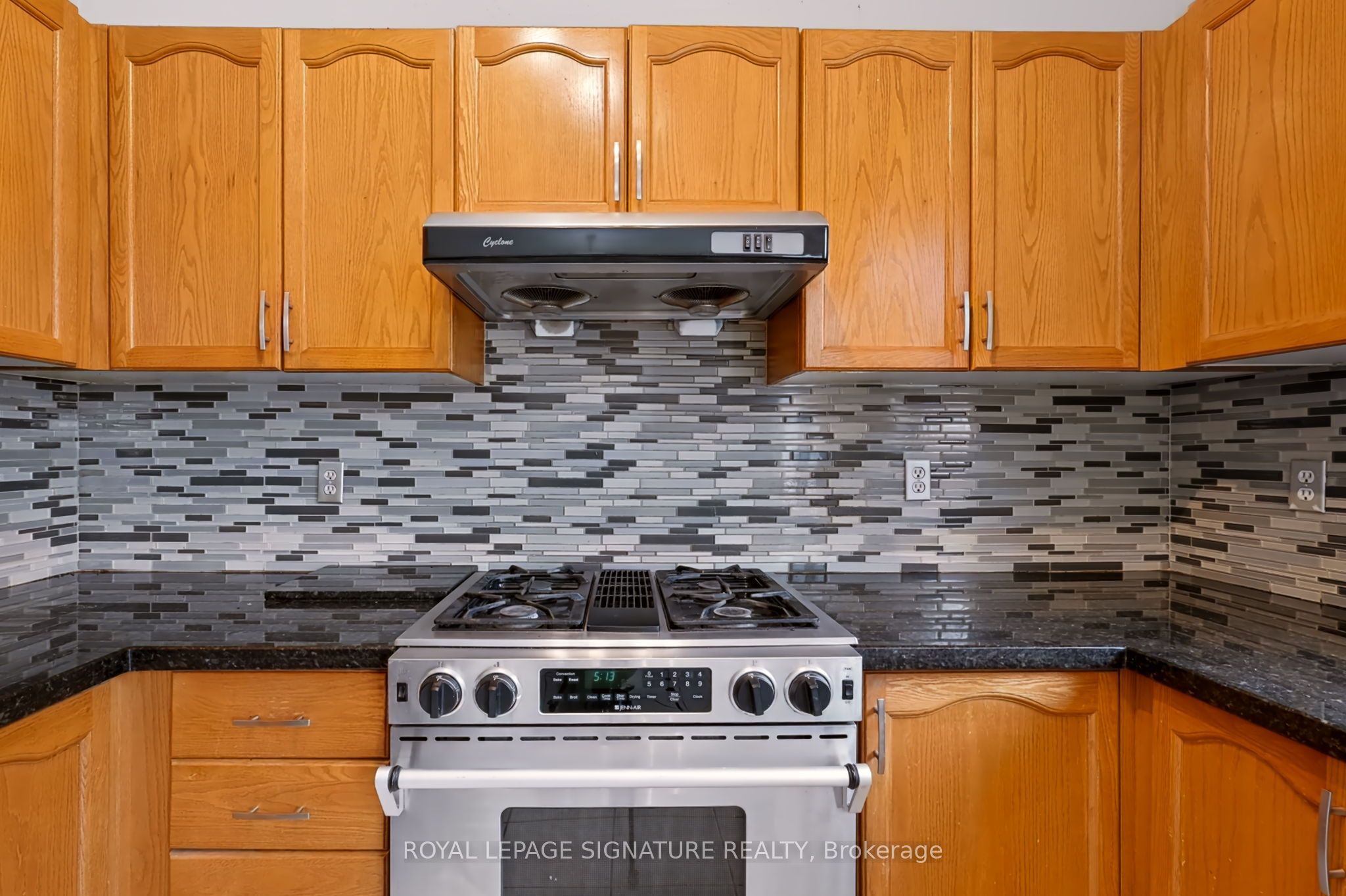 267 Laurentian Avenue Property Photo 15