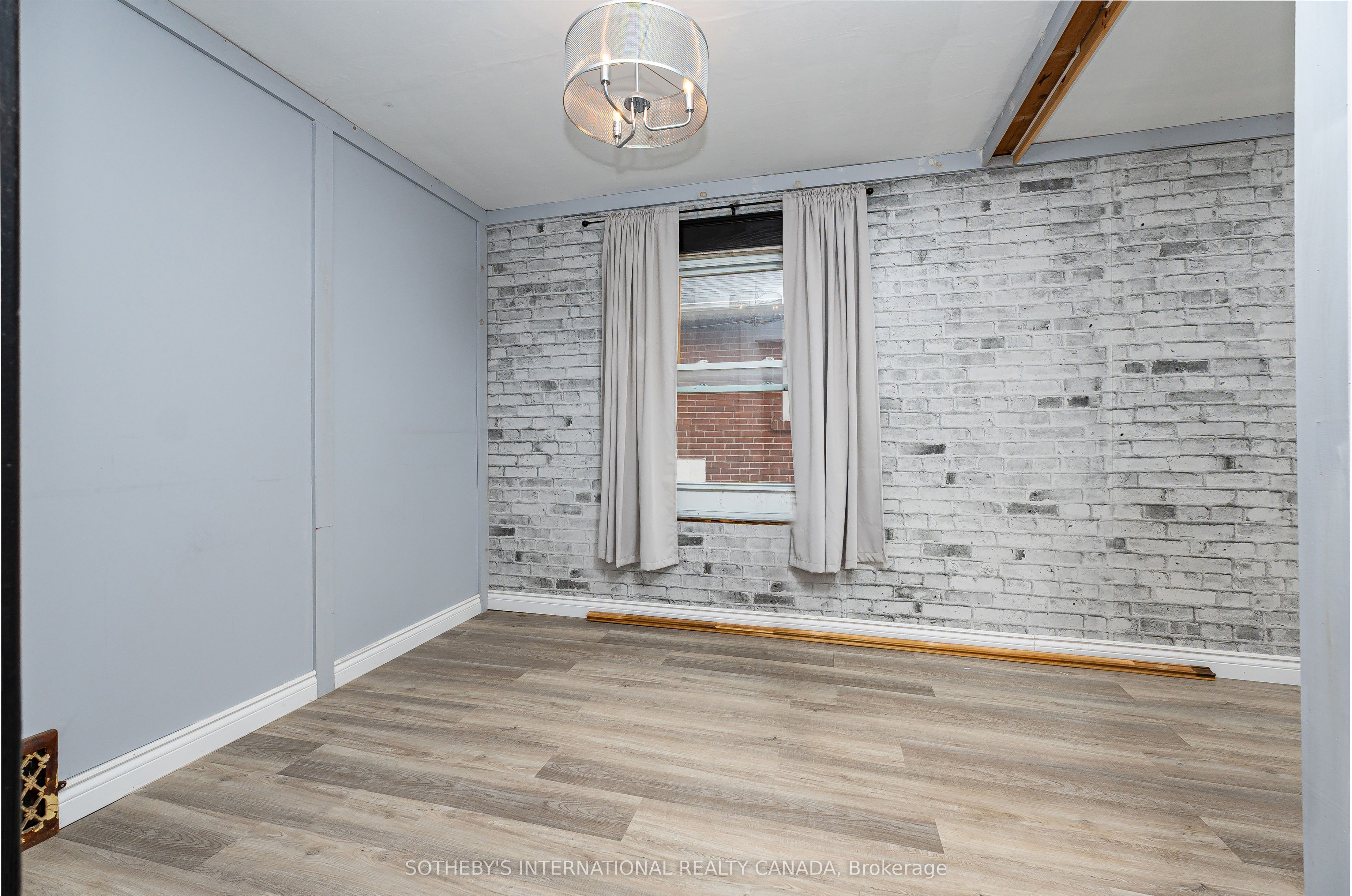 4 Marshall Boulevard Property Photo 4