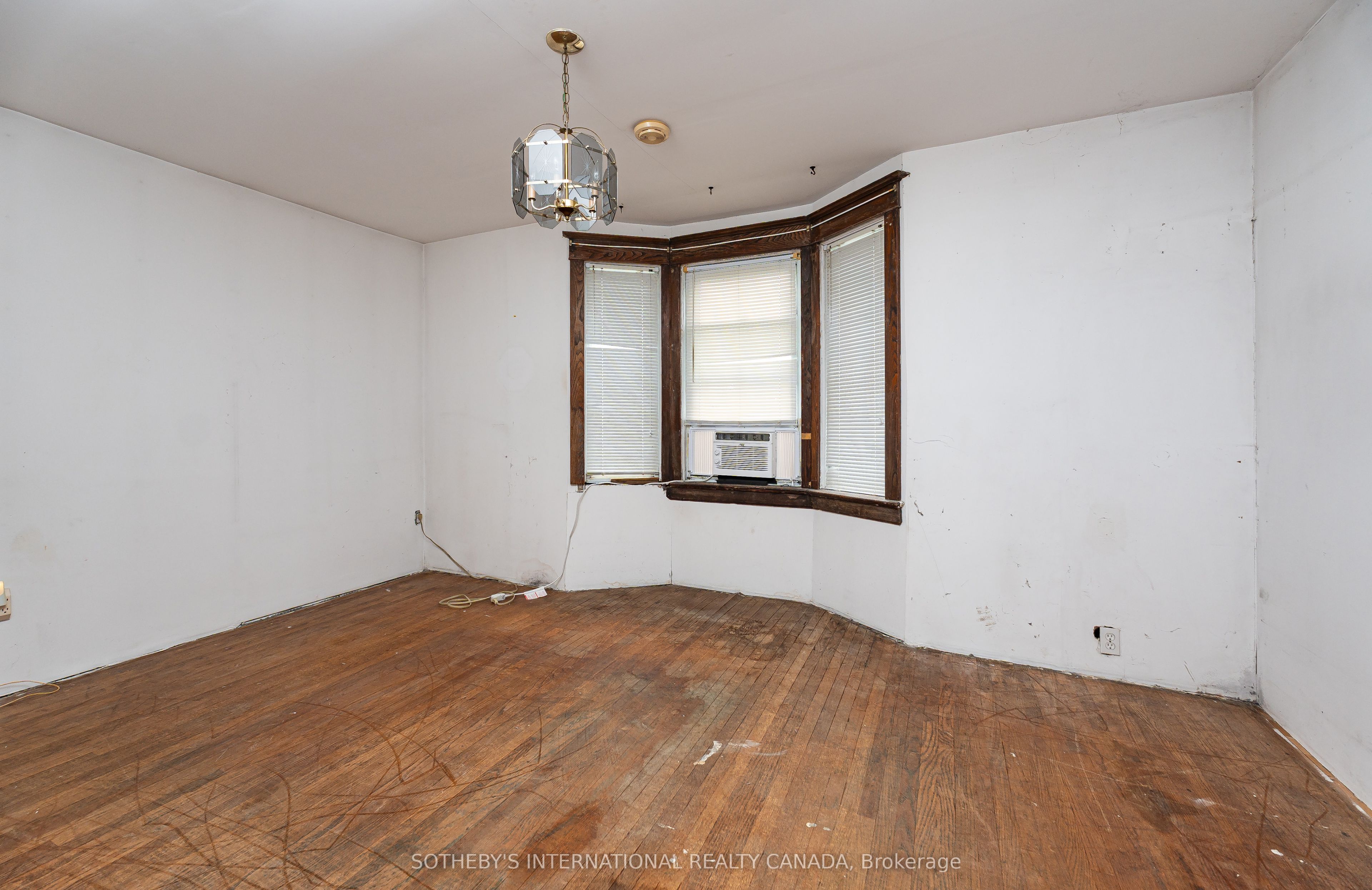 4 Marshall Boulevard Property Photo 7