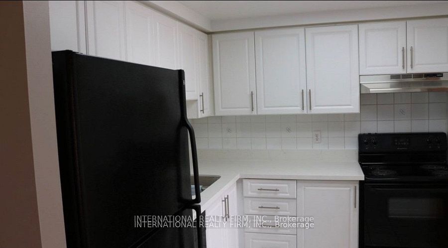 135 Hillcrest Avenue 1010 Property Photo 1