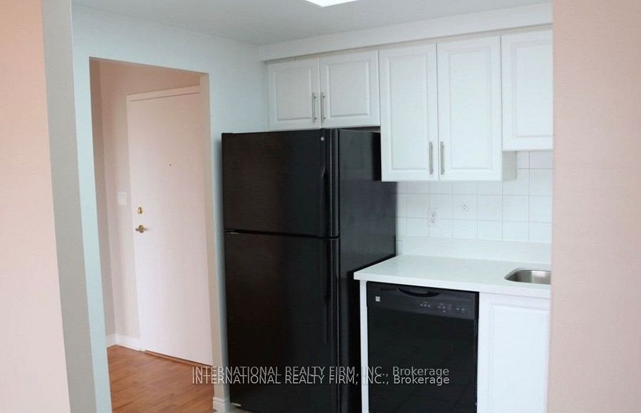 135 Hillcrest Avenue 1010 Property Photo 6