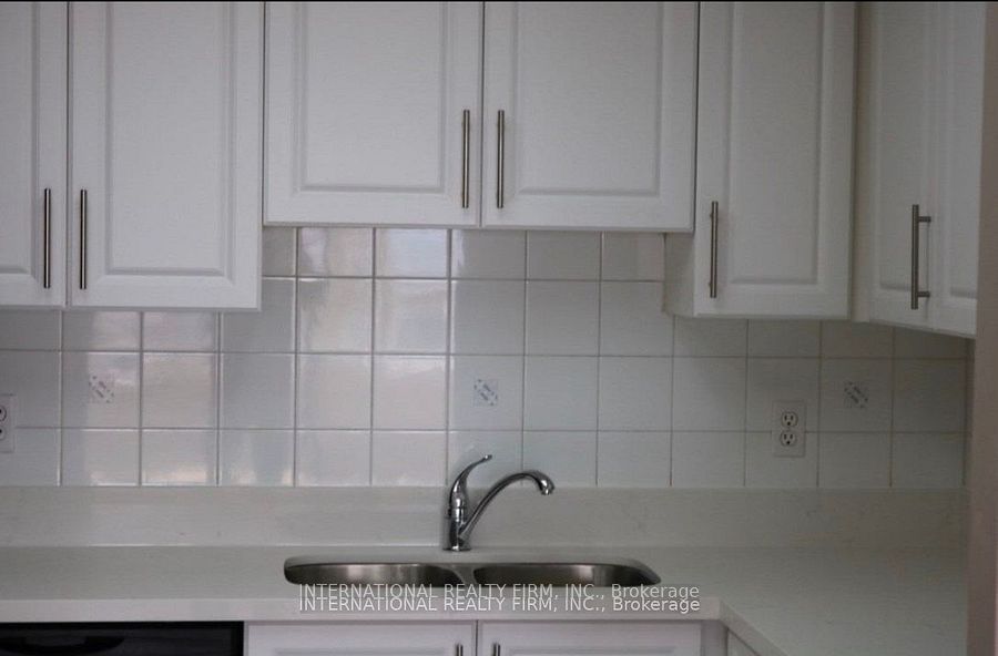 135 Hillcrest Avenue 1010 Property Photo 8