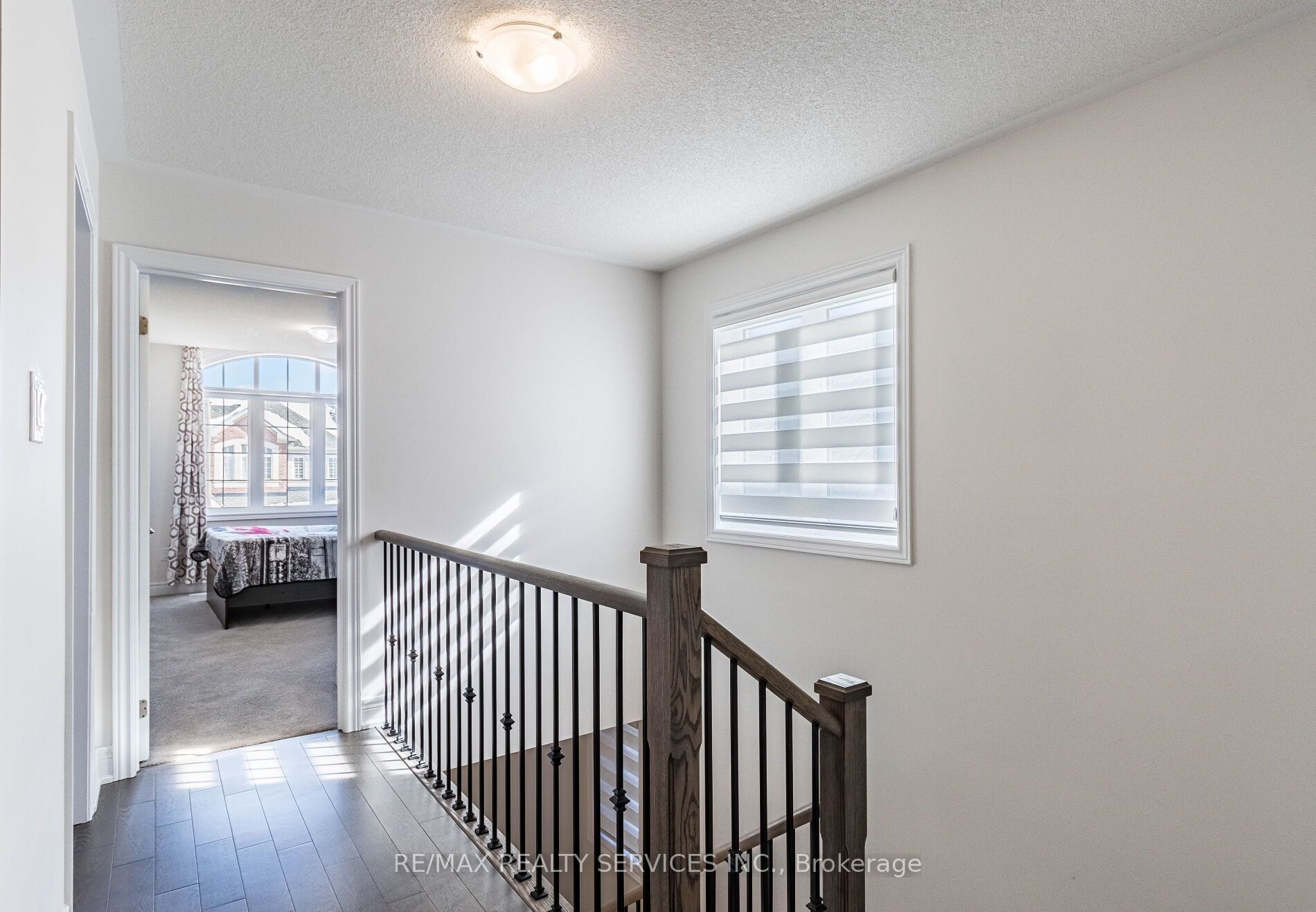 17 Overstone Road E Property Photo 6