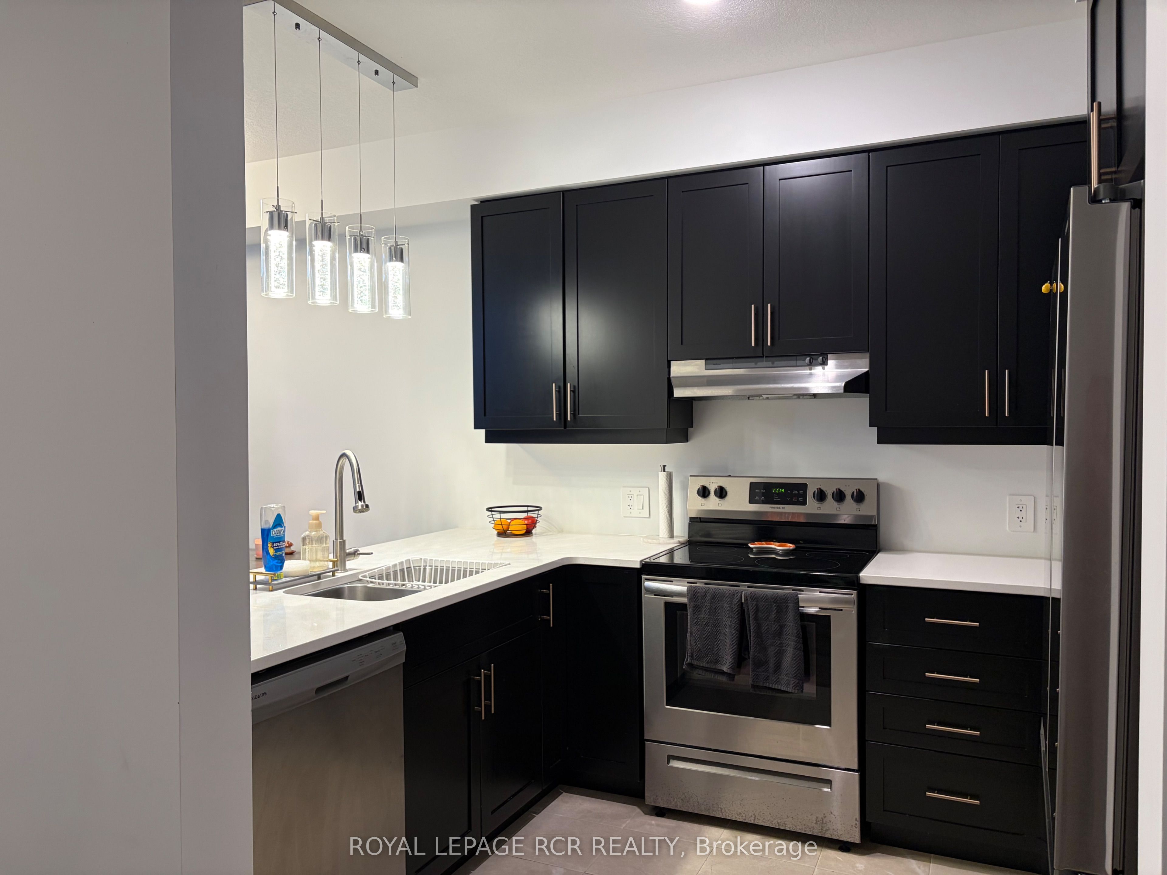 690 Broadway 24 Property Photo 5
