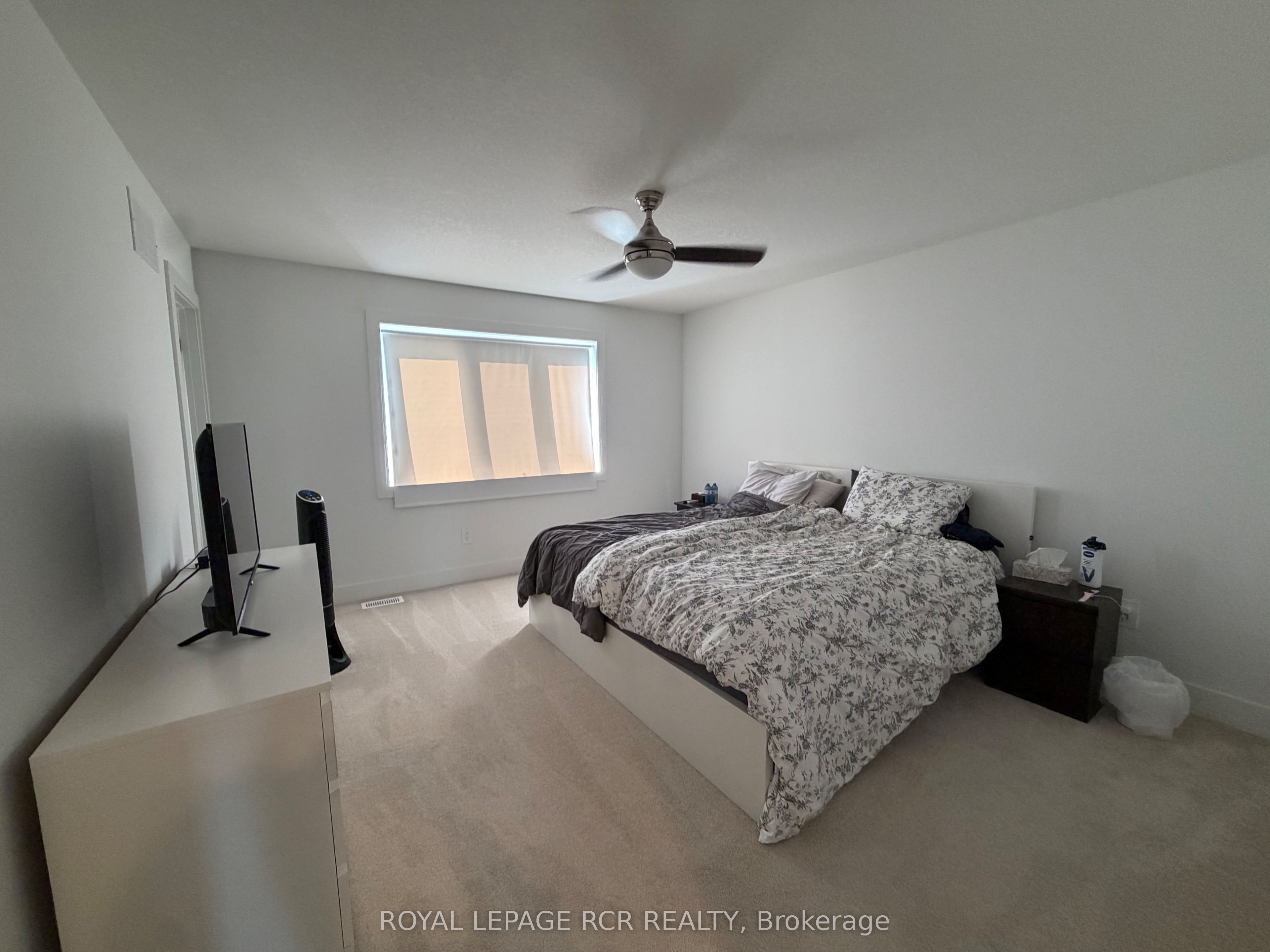 690 Broadway 24 Property Photo 13