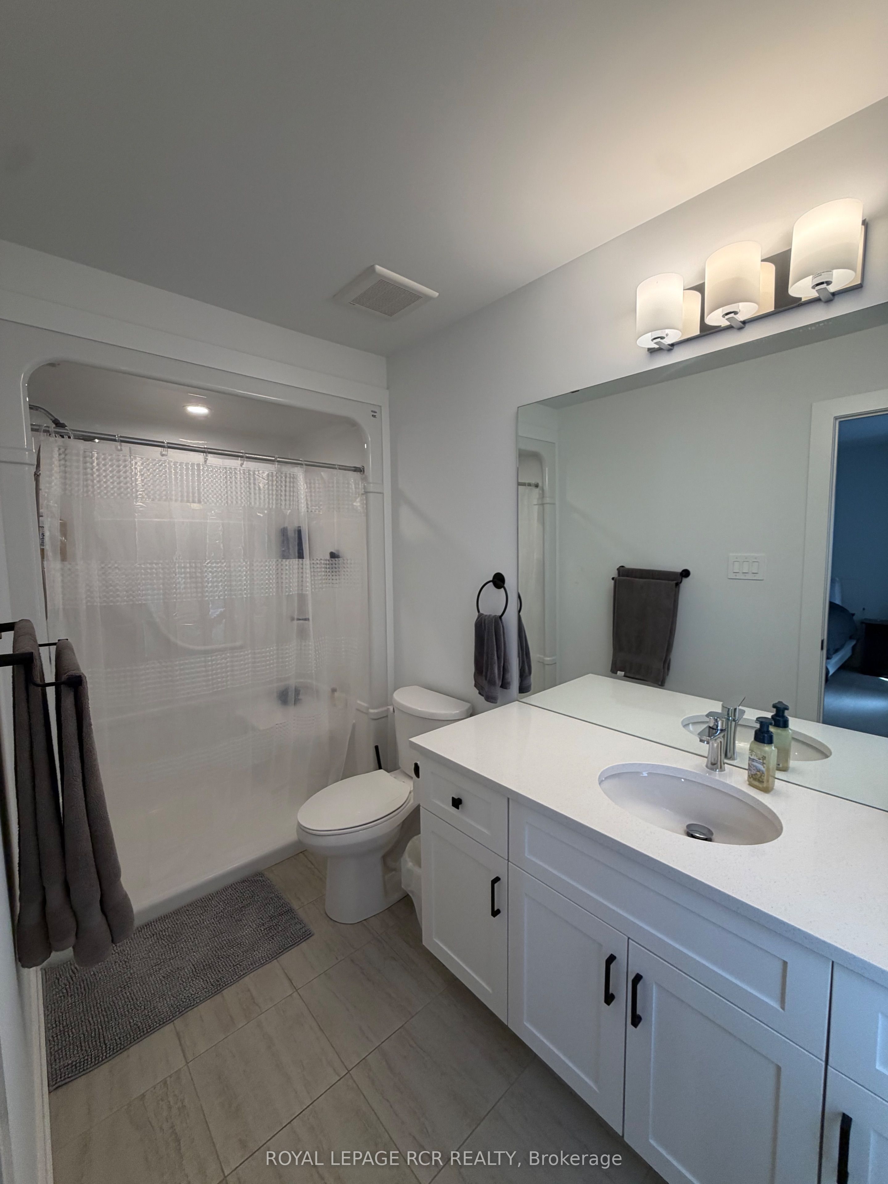 690 Broadway 24 Property Photo 15