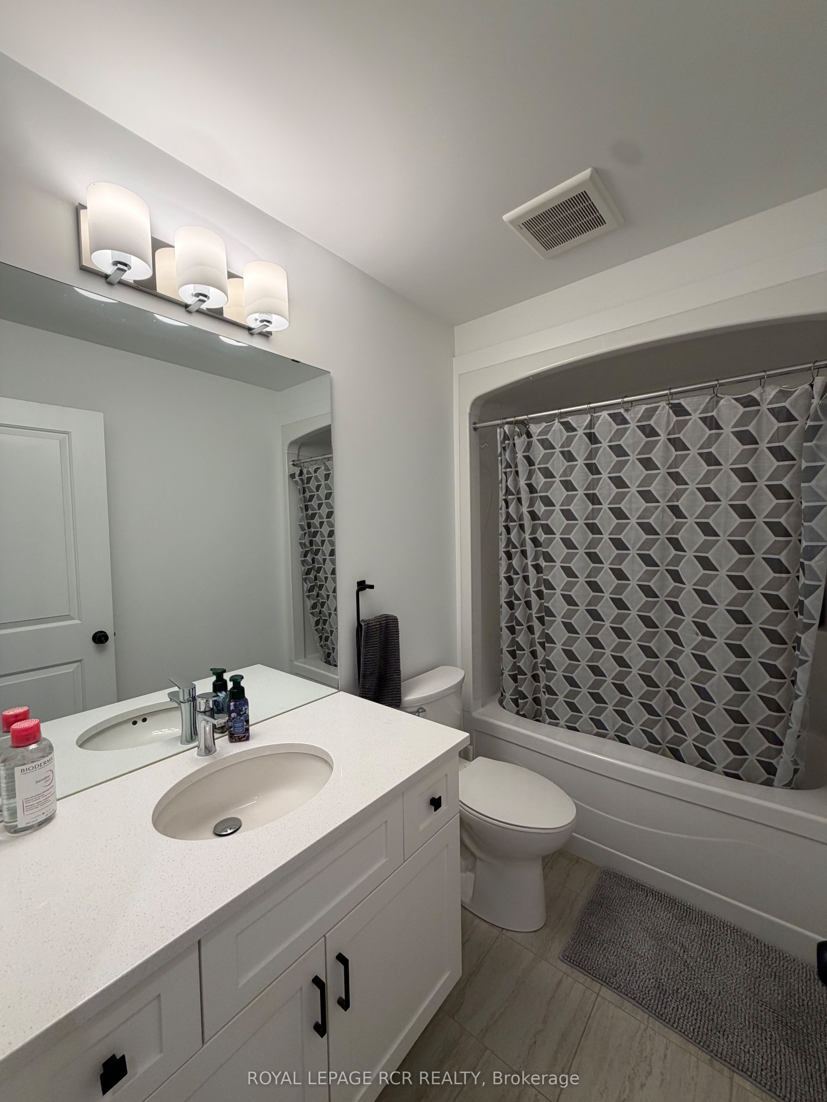 690 Broadway 24 Property Photo 18