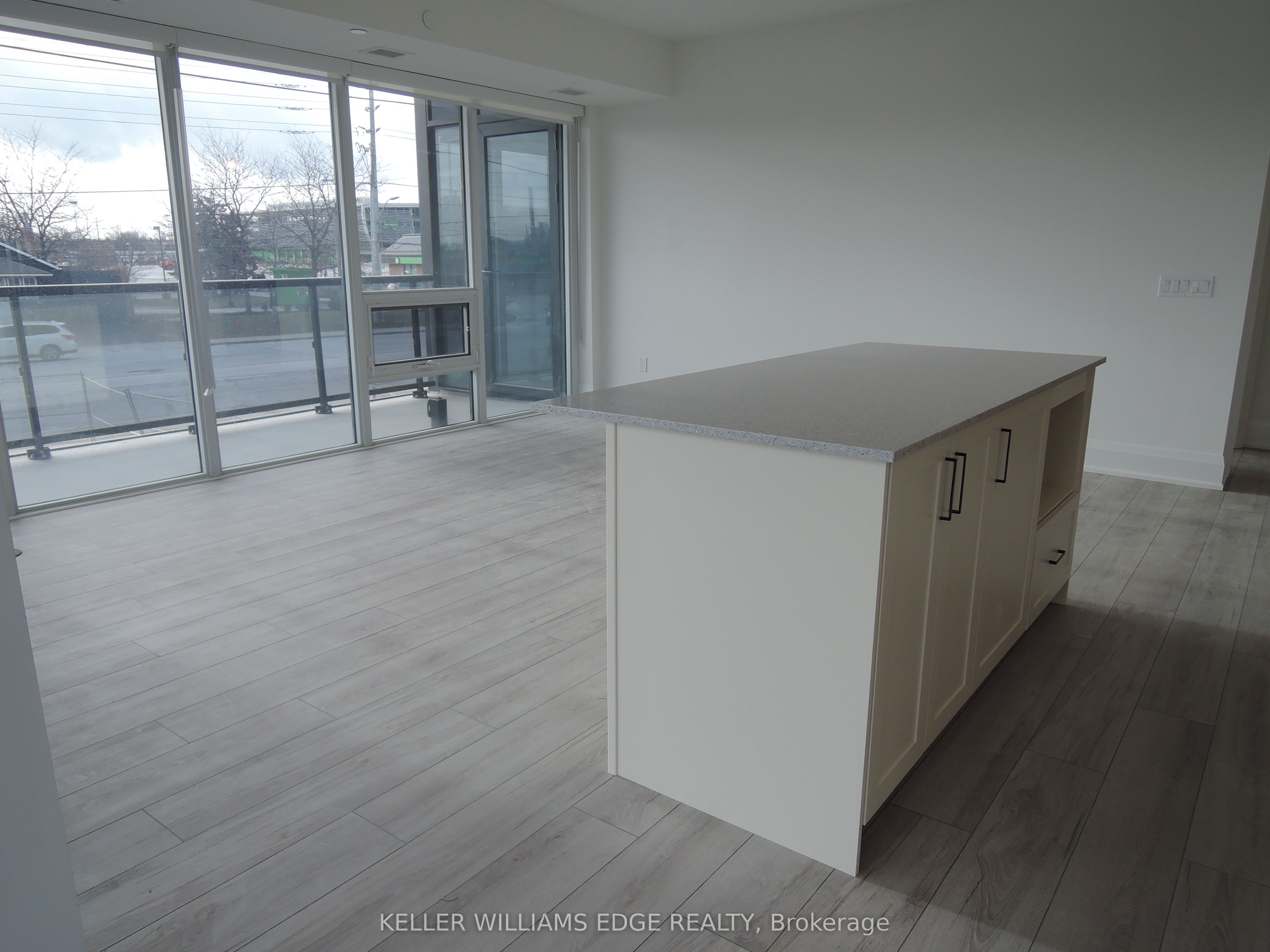 1035 Southdown Road 208 Property Photo 8