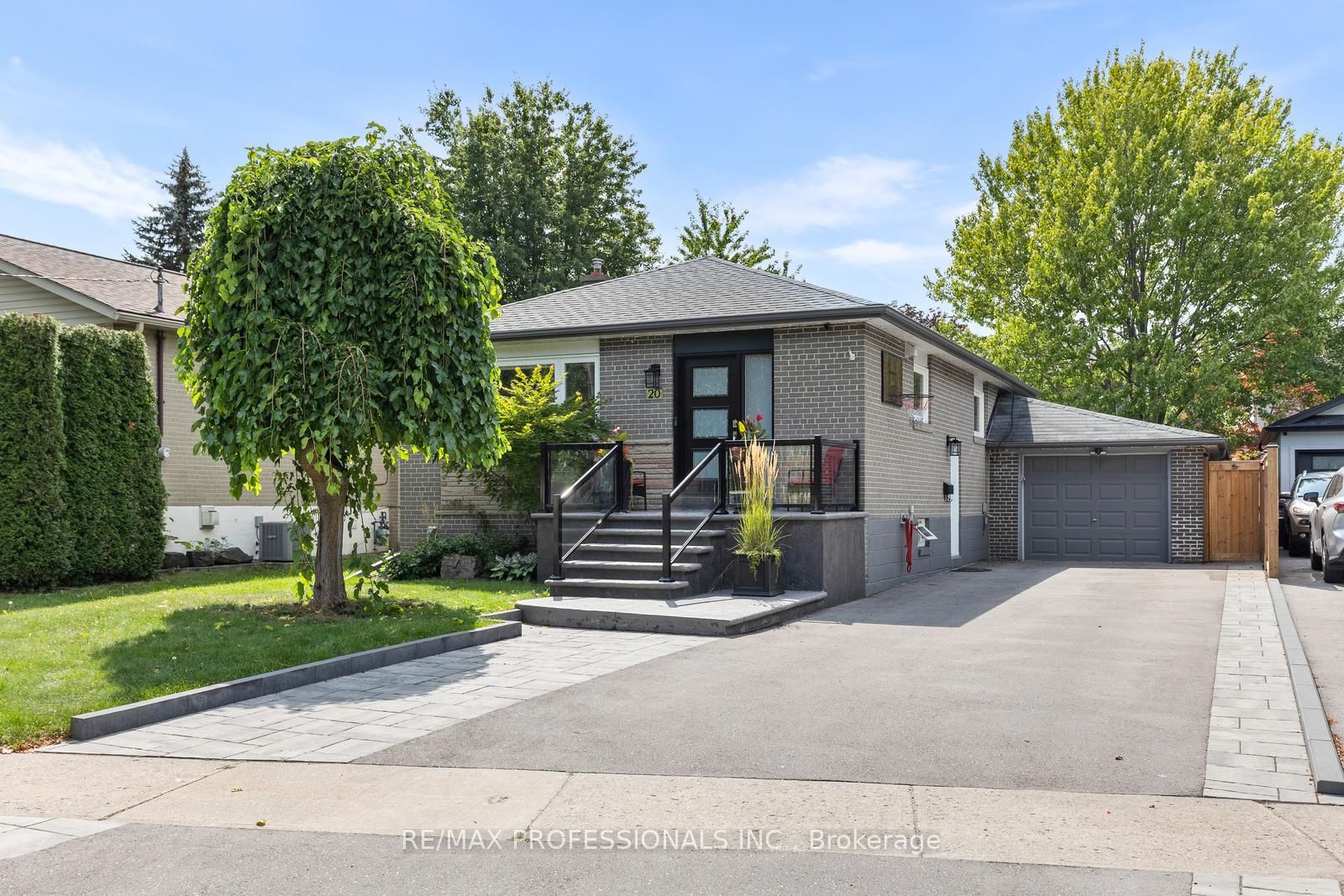 20 Hollister Road Property Photo 1