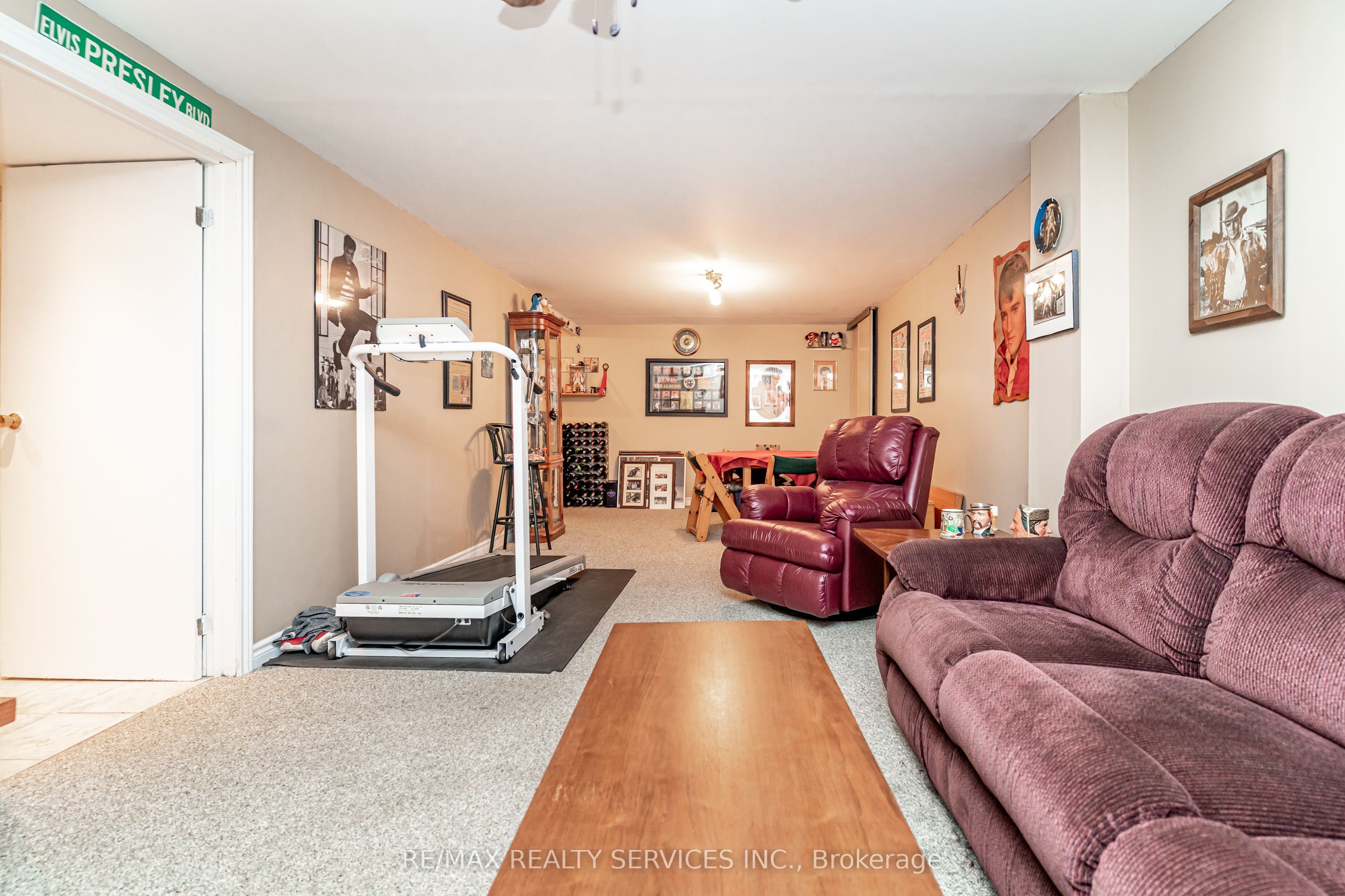 4 Markham Street Property Photo 32