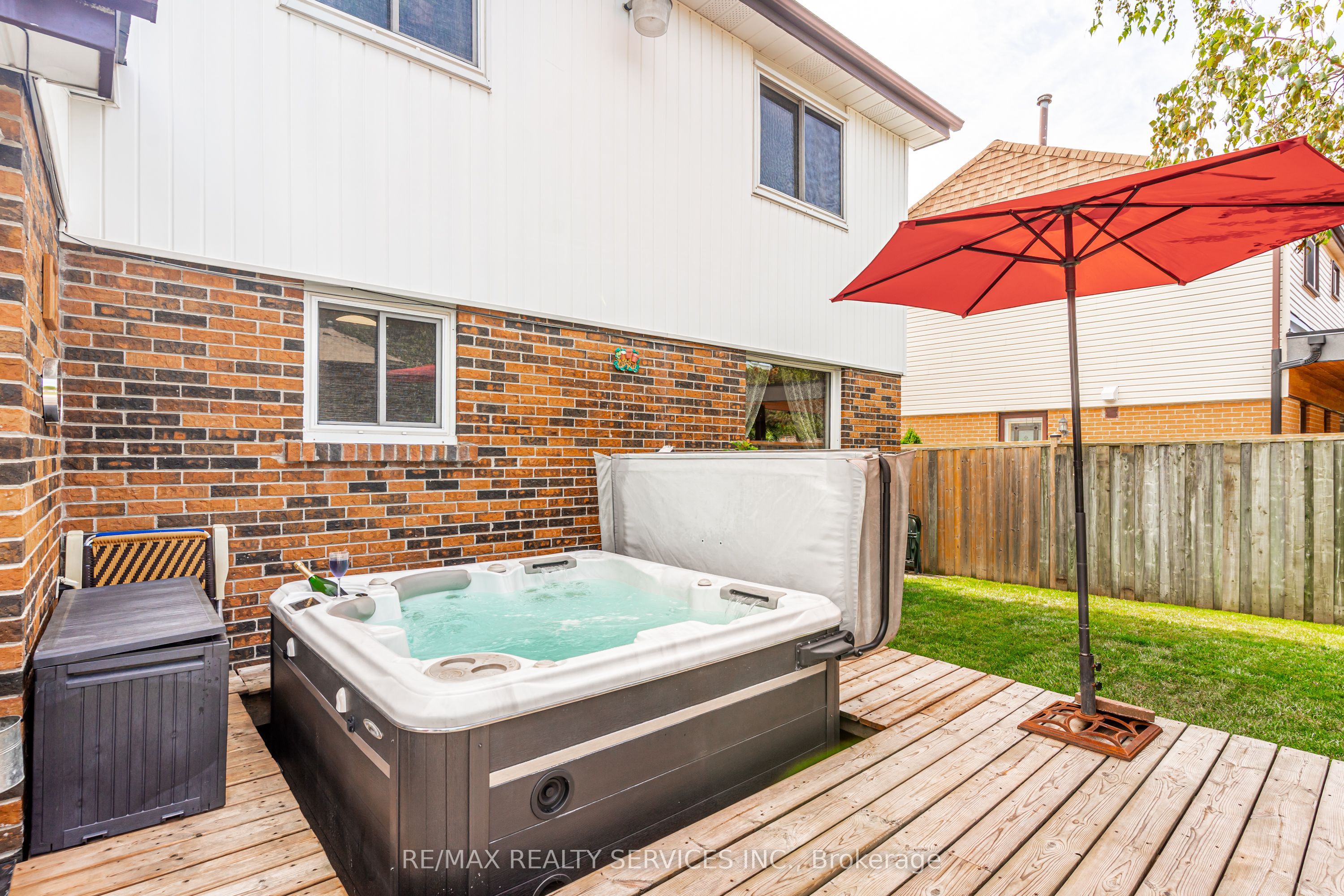 4 Markham Street Property Photo 38
