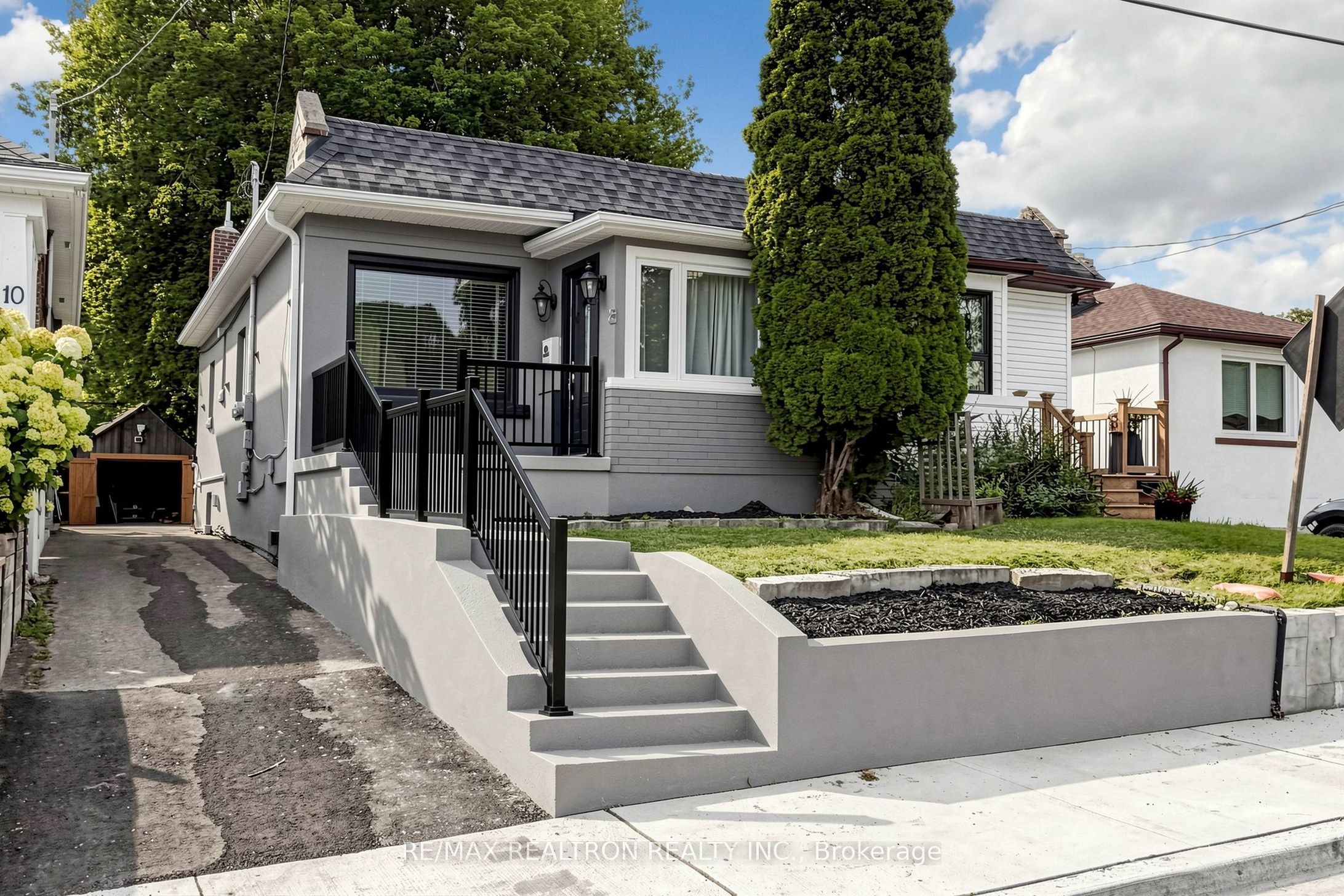 8 Villa Road Property Photo 1