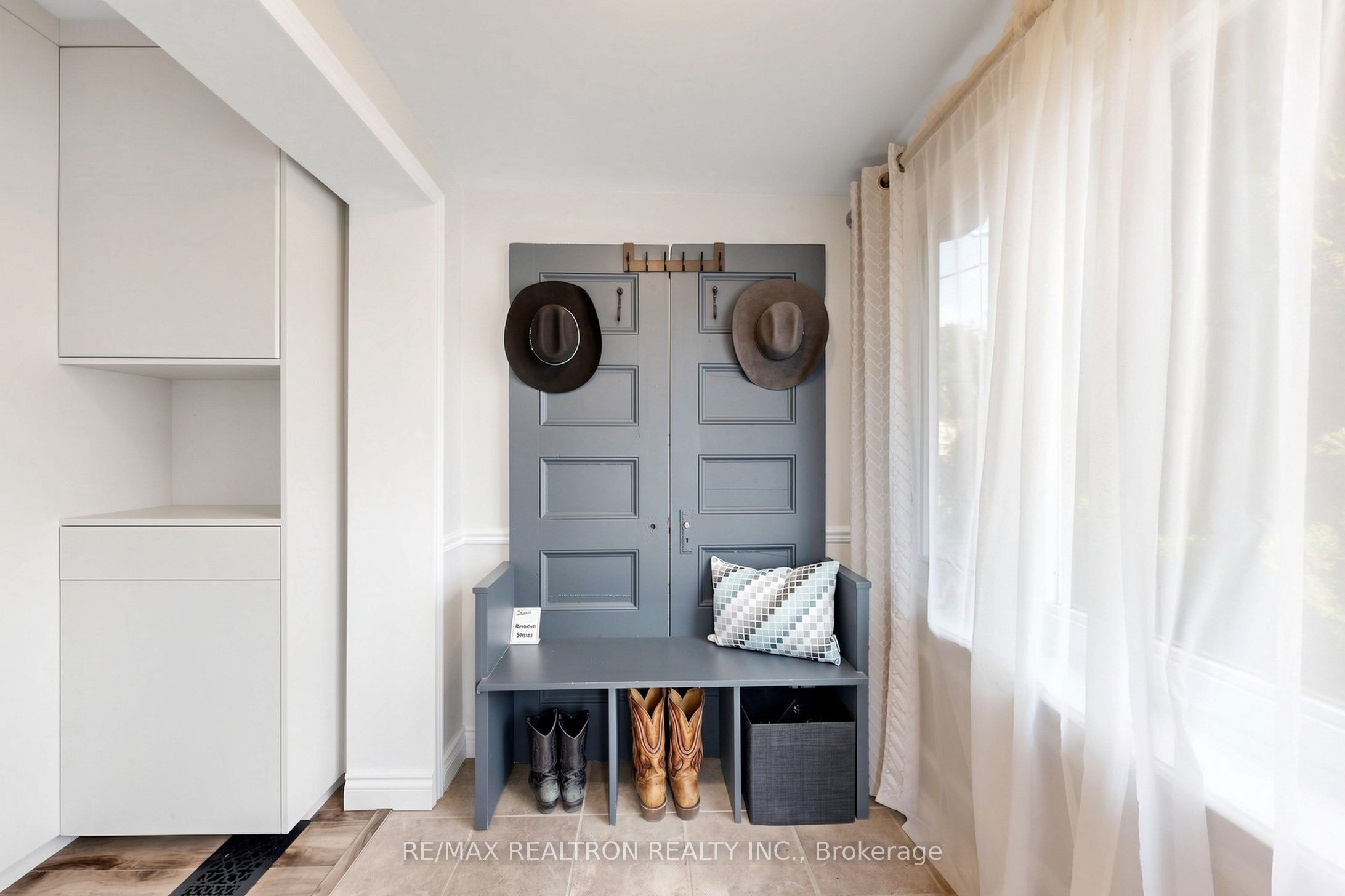 8 Villa Road Property Photo 3