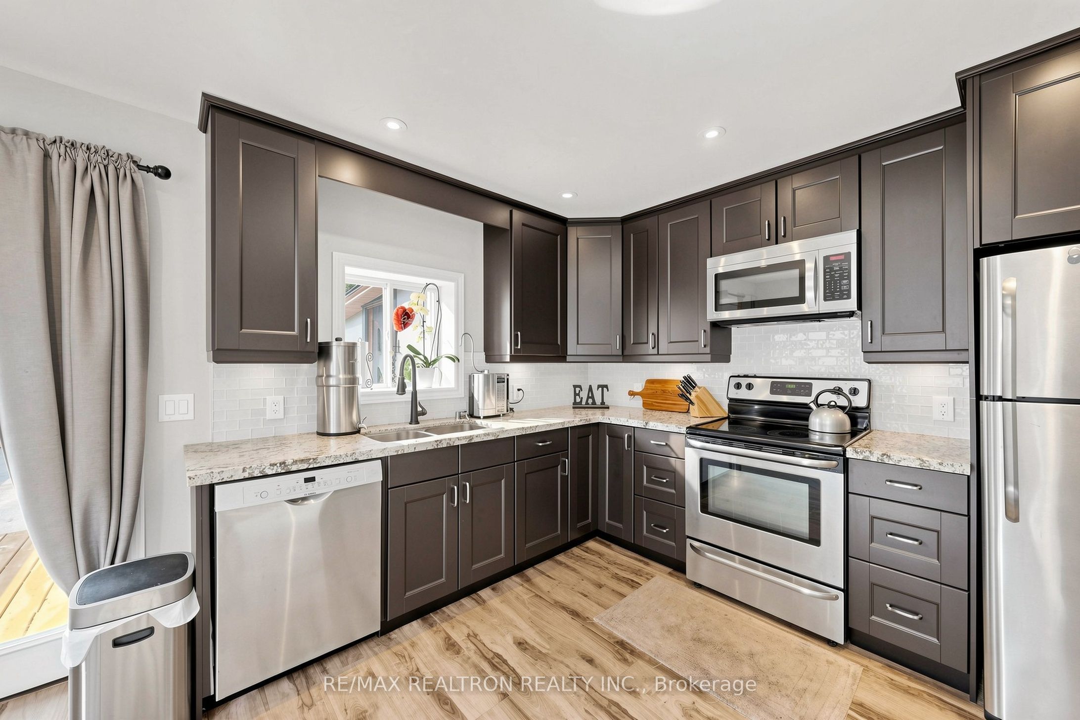 8 Villa Road Property Photo 12