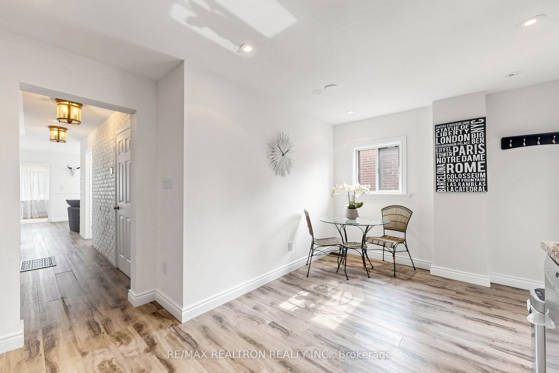 8 Villa Road Property Photo 15