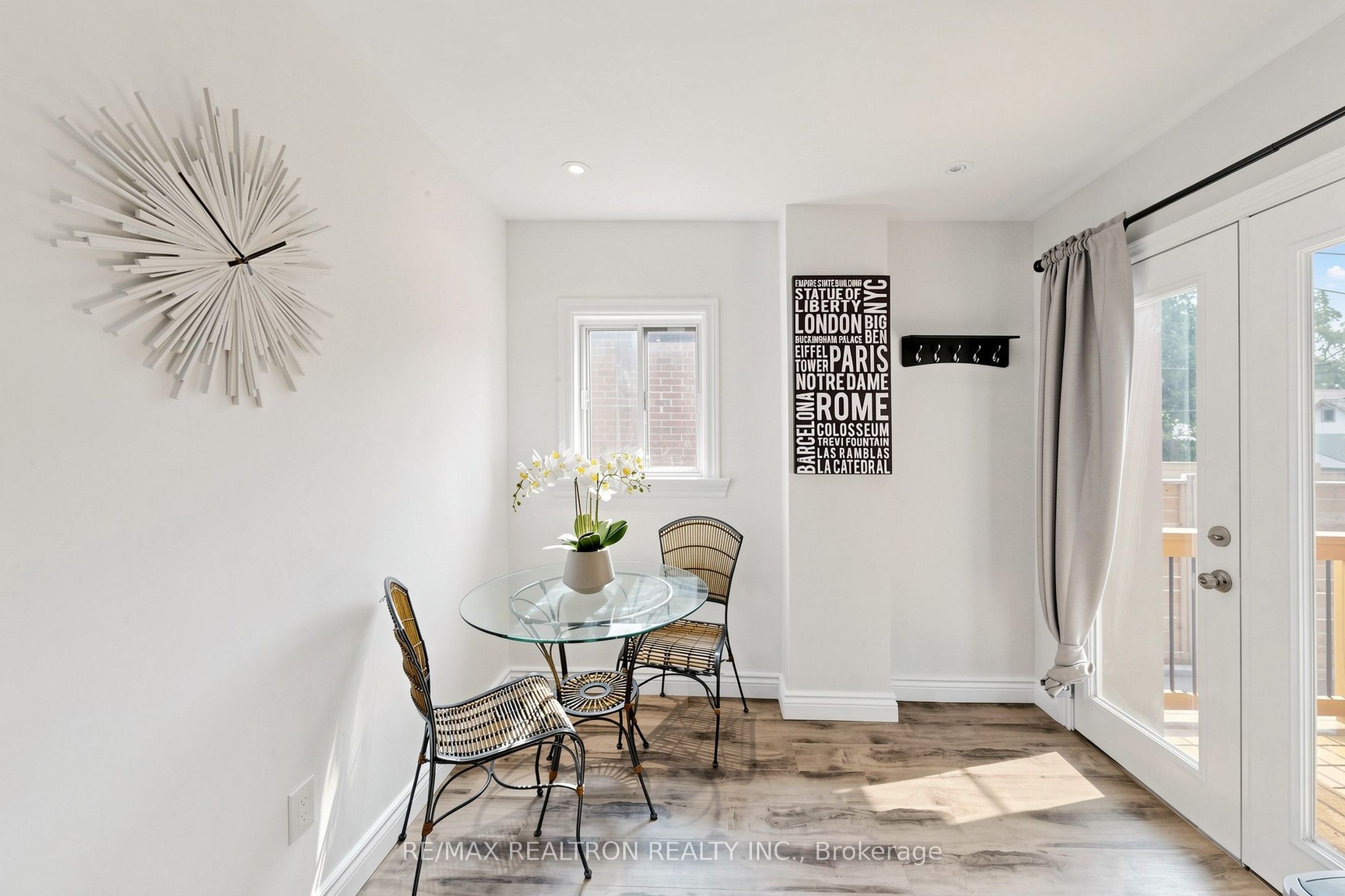 8 Villa Road Property Photo 16