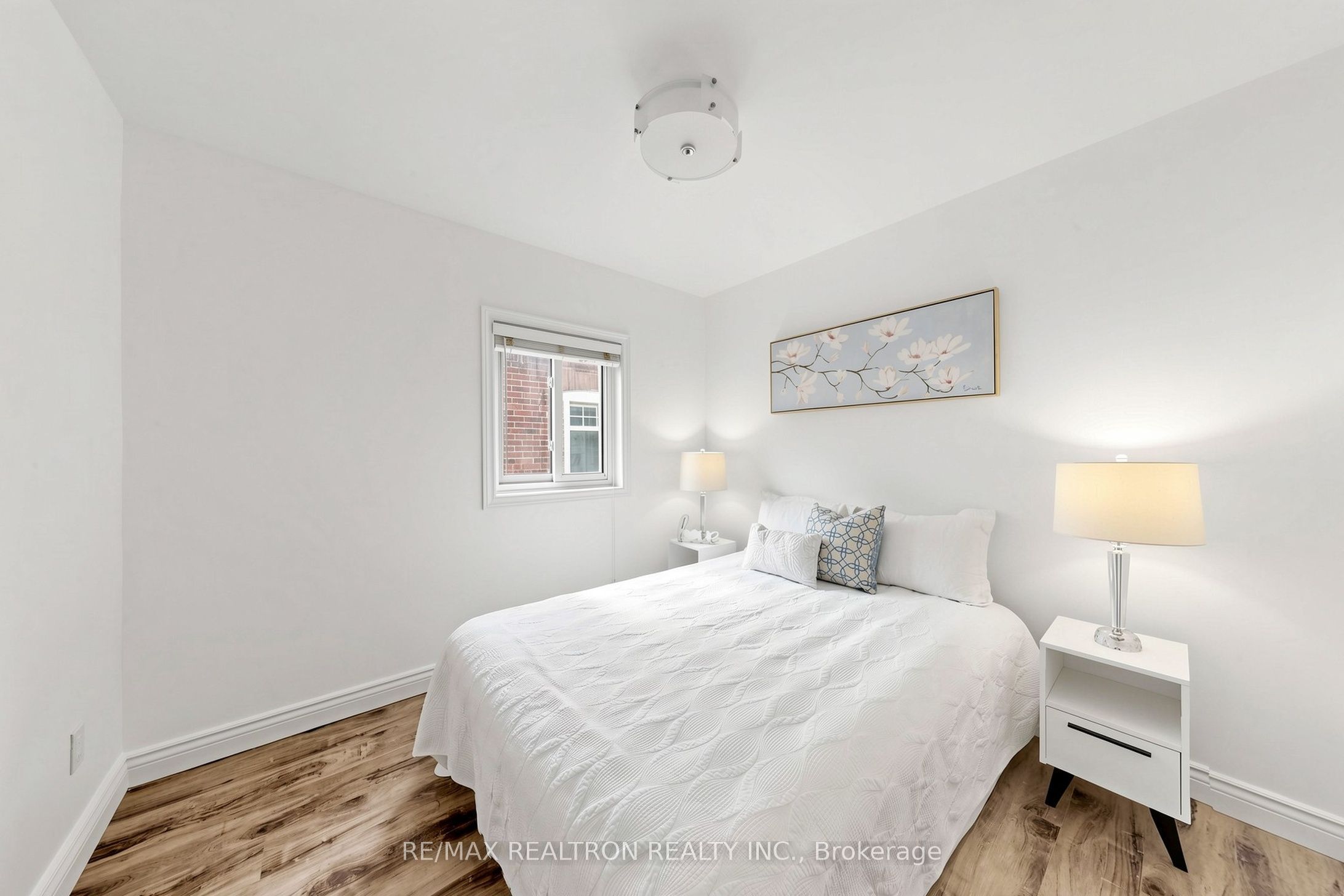 8 Villa Road Property Photo 18