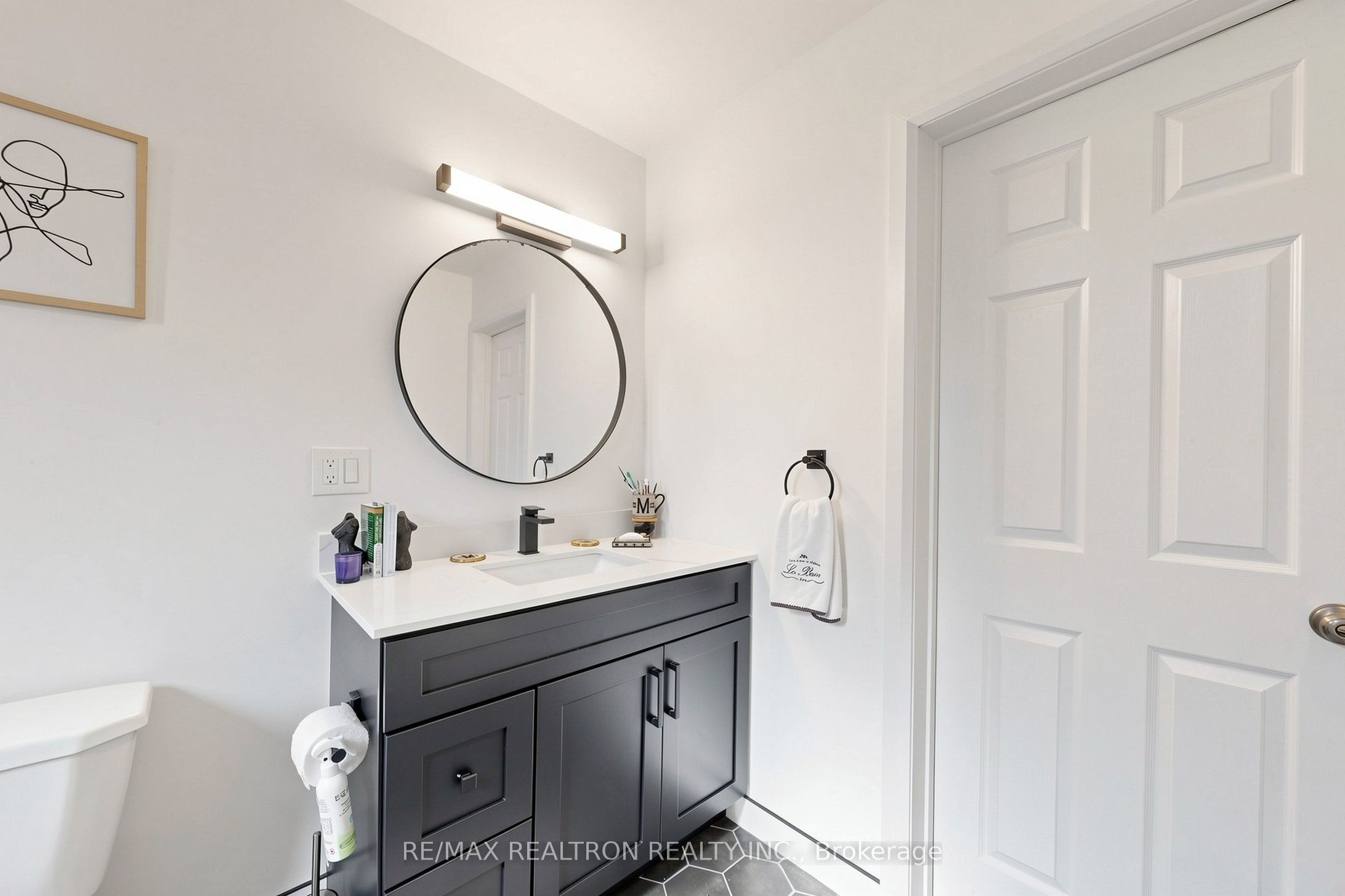 8 Villa Road Property Photo 21