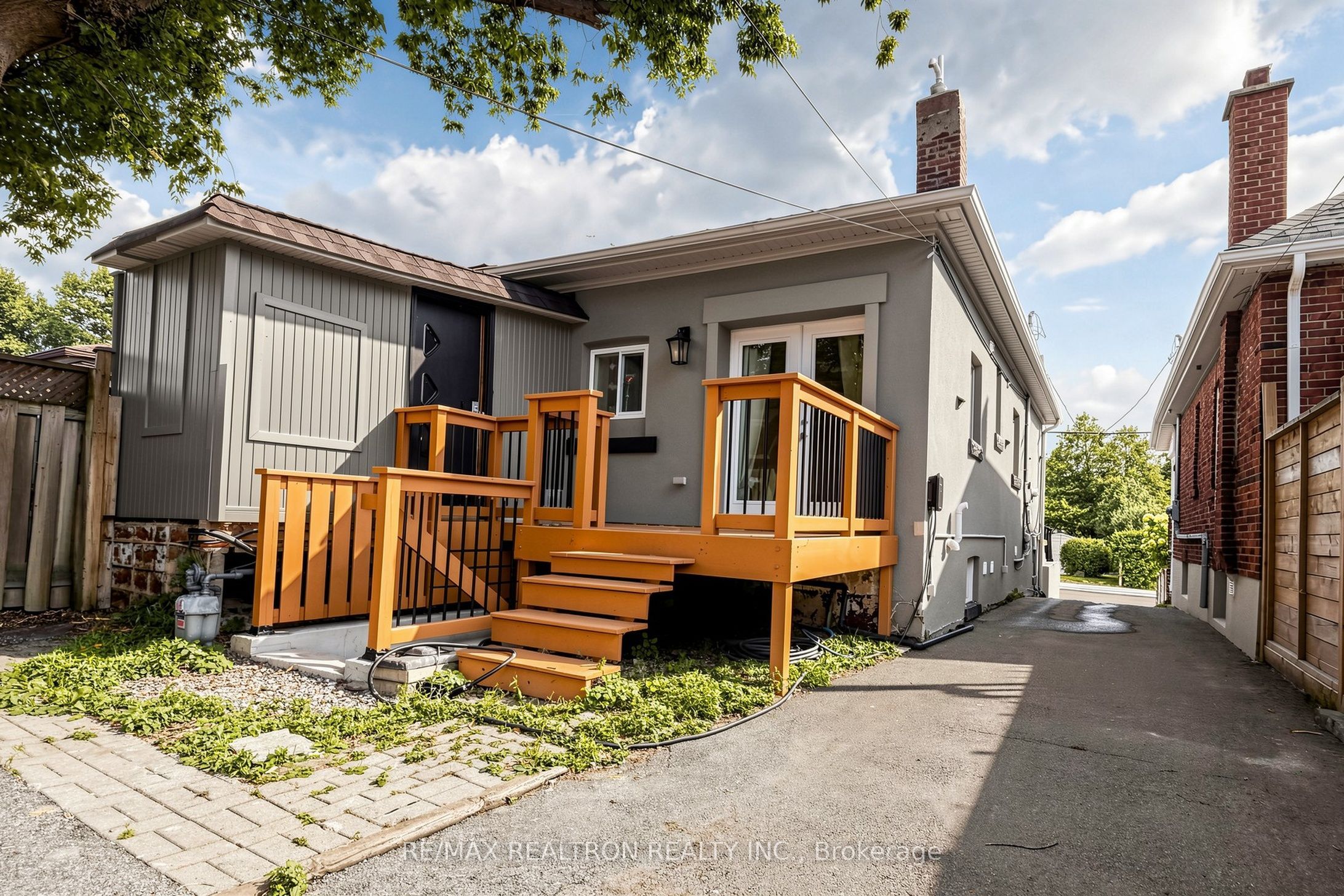 8 Villa Road Property Photo 43