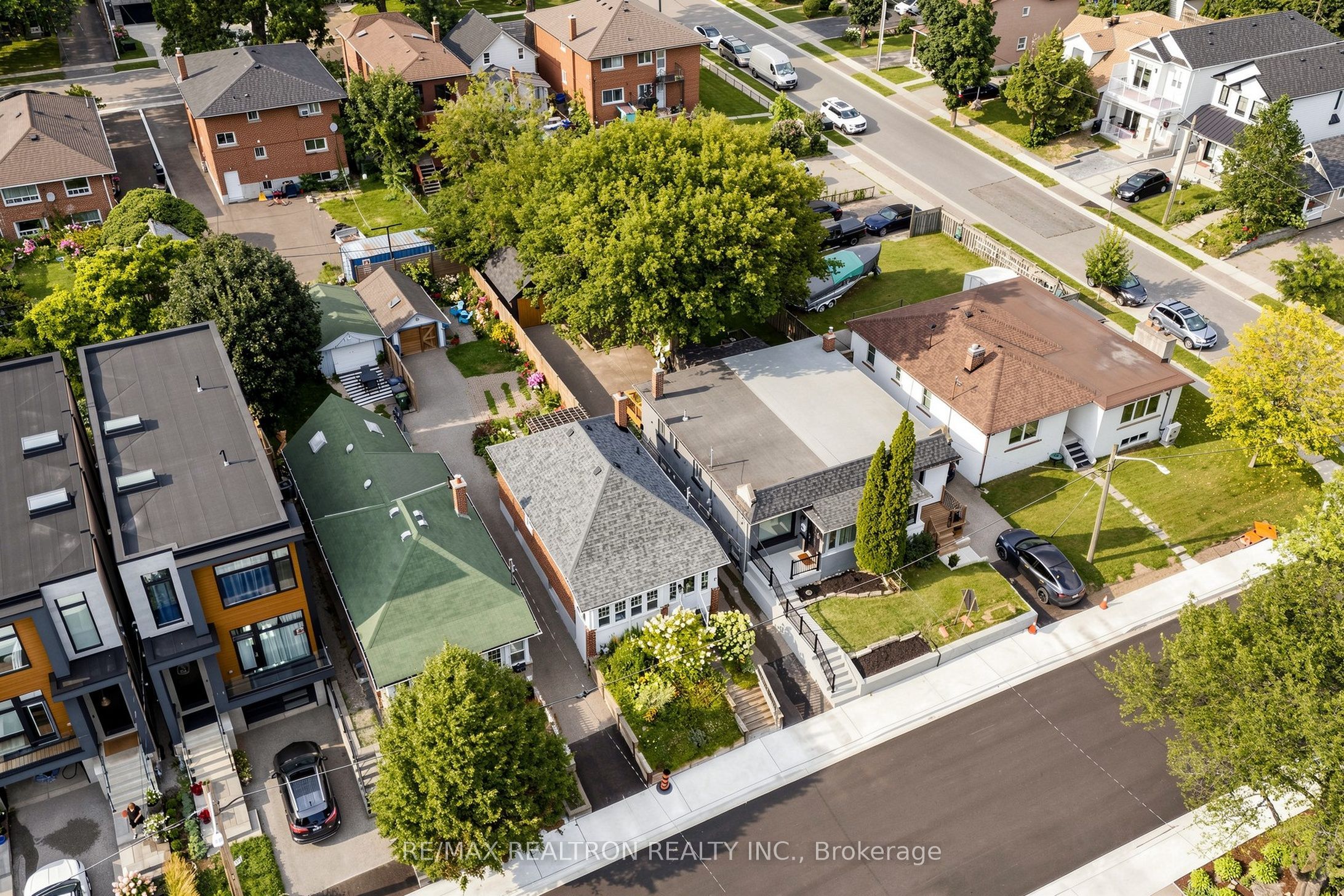 8 Villa Road Property Photo 45
