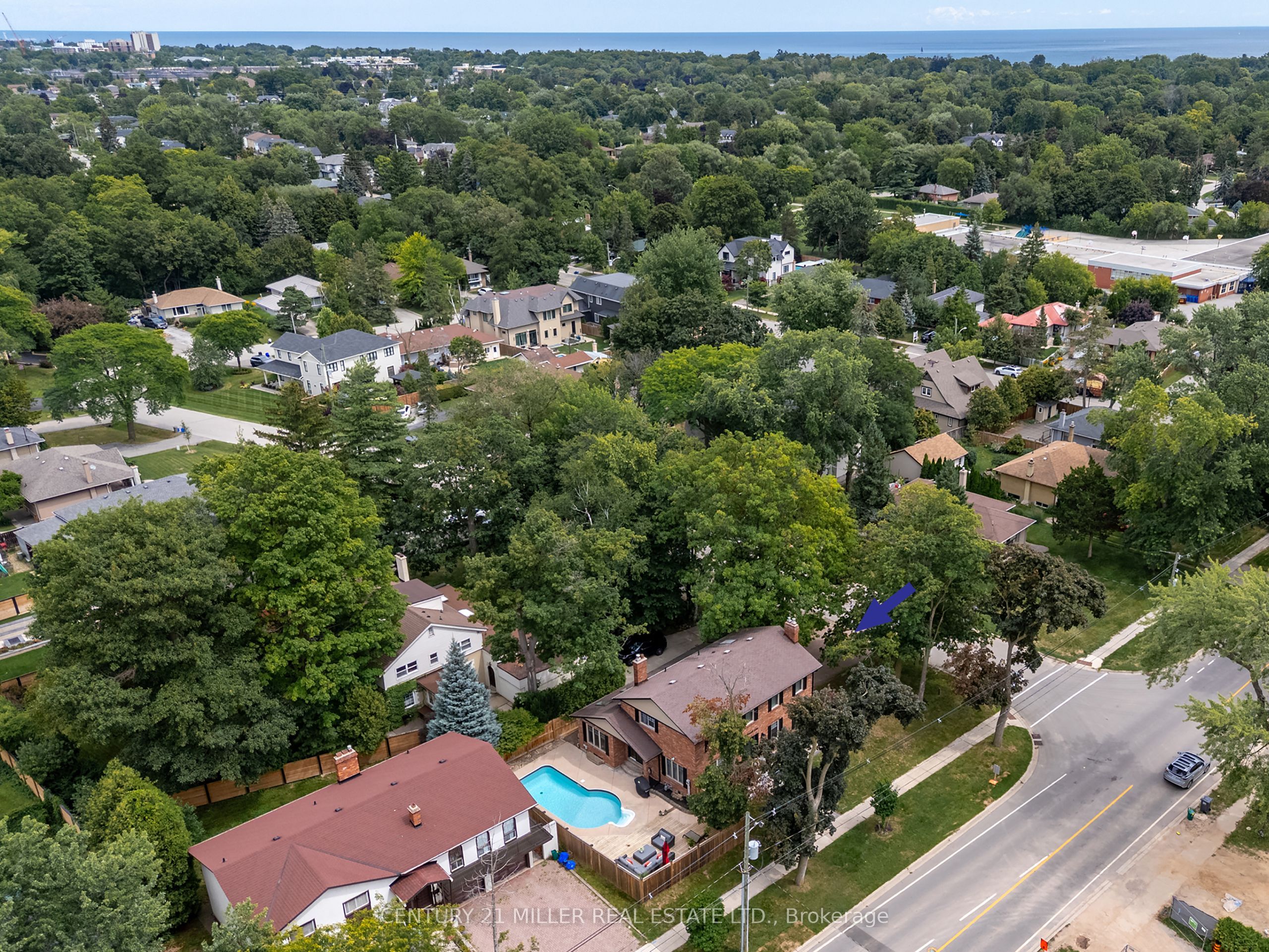 579 Fourth Line Property Photo 3
