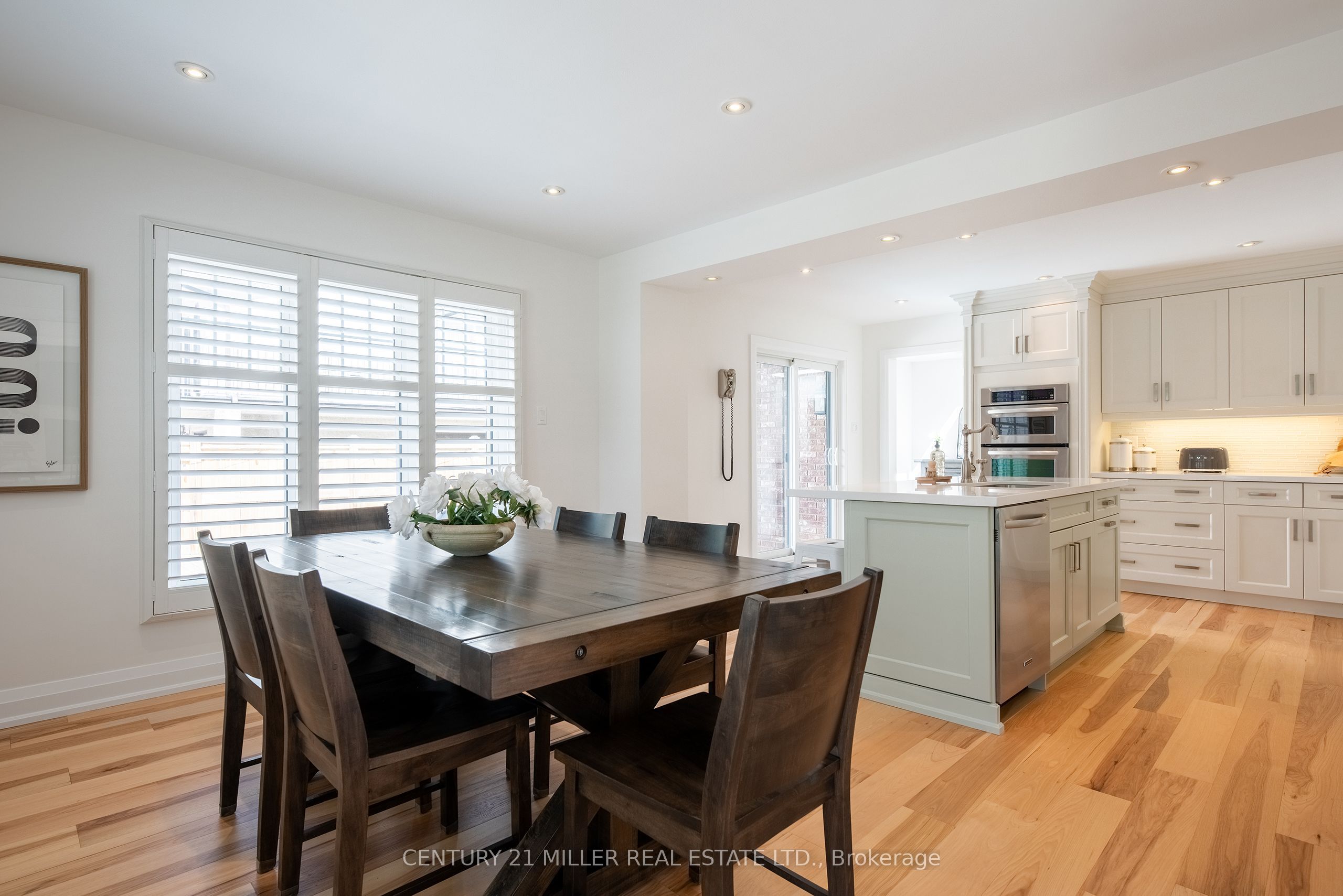 579 Fourth Line Property Photo 9