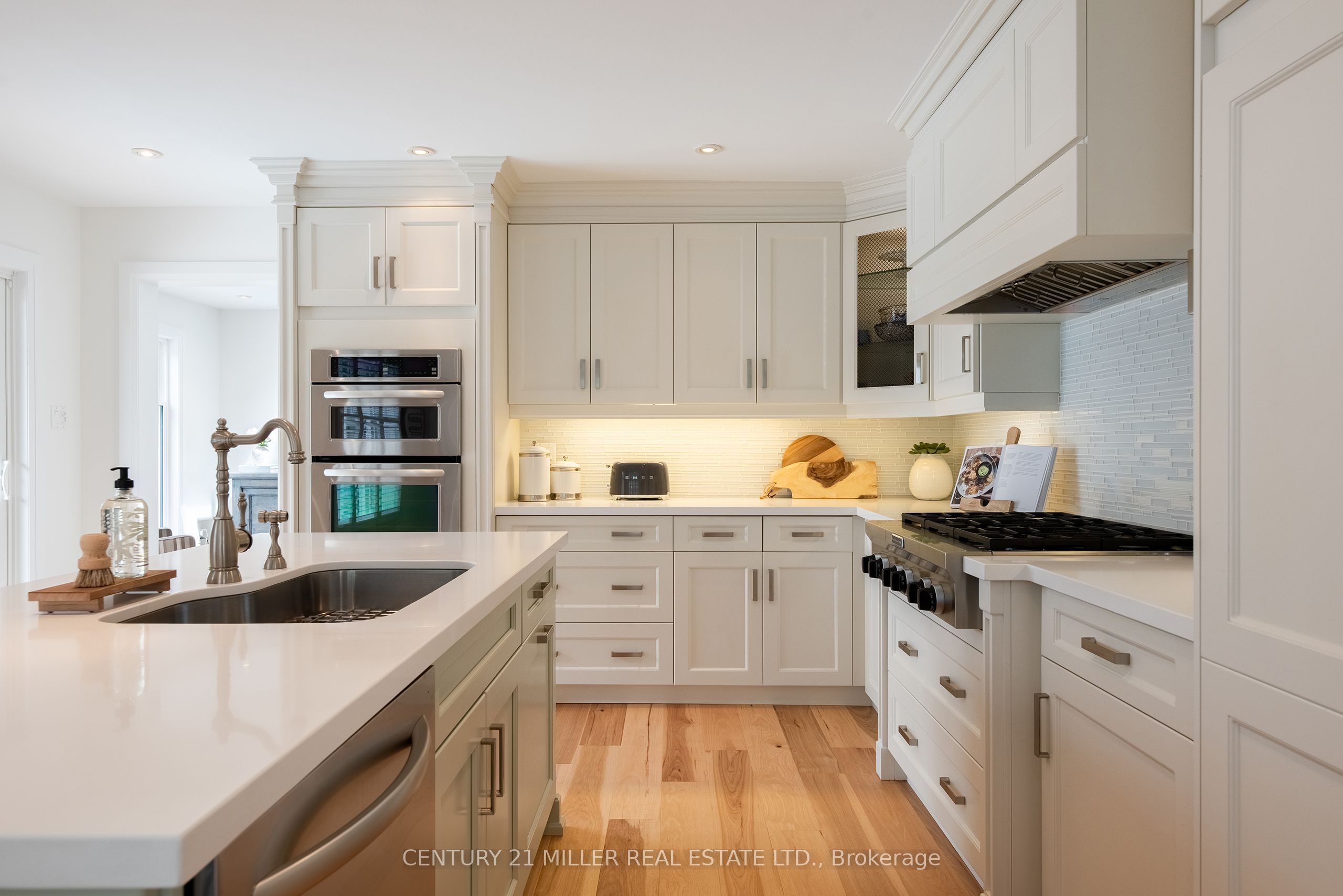 579 Fourth Line Property Photo 13