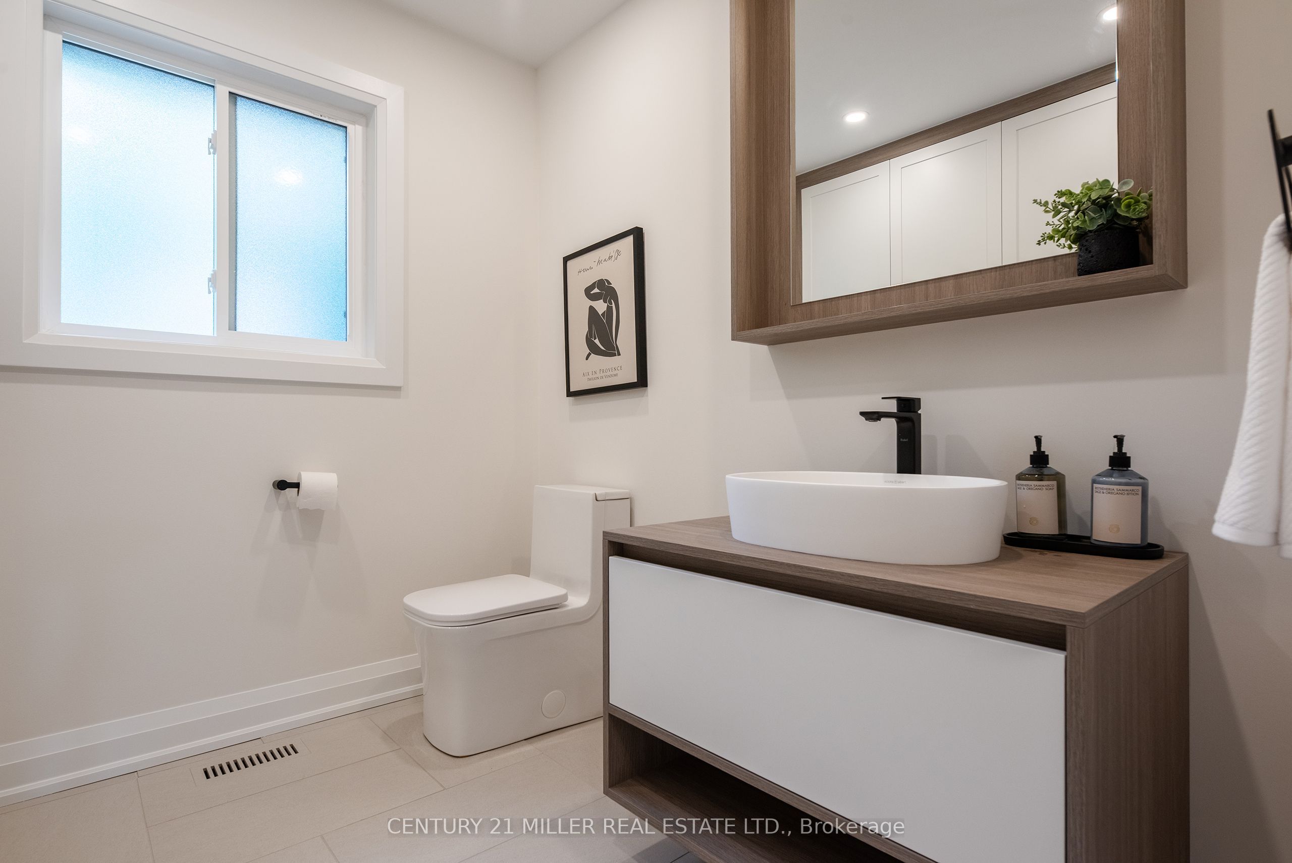 579 Fourth Line Property Photo 21