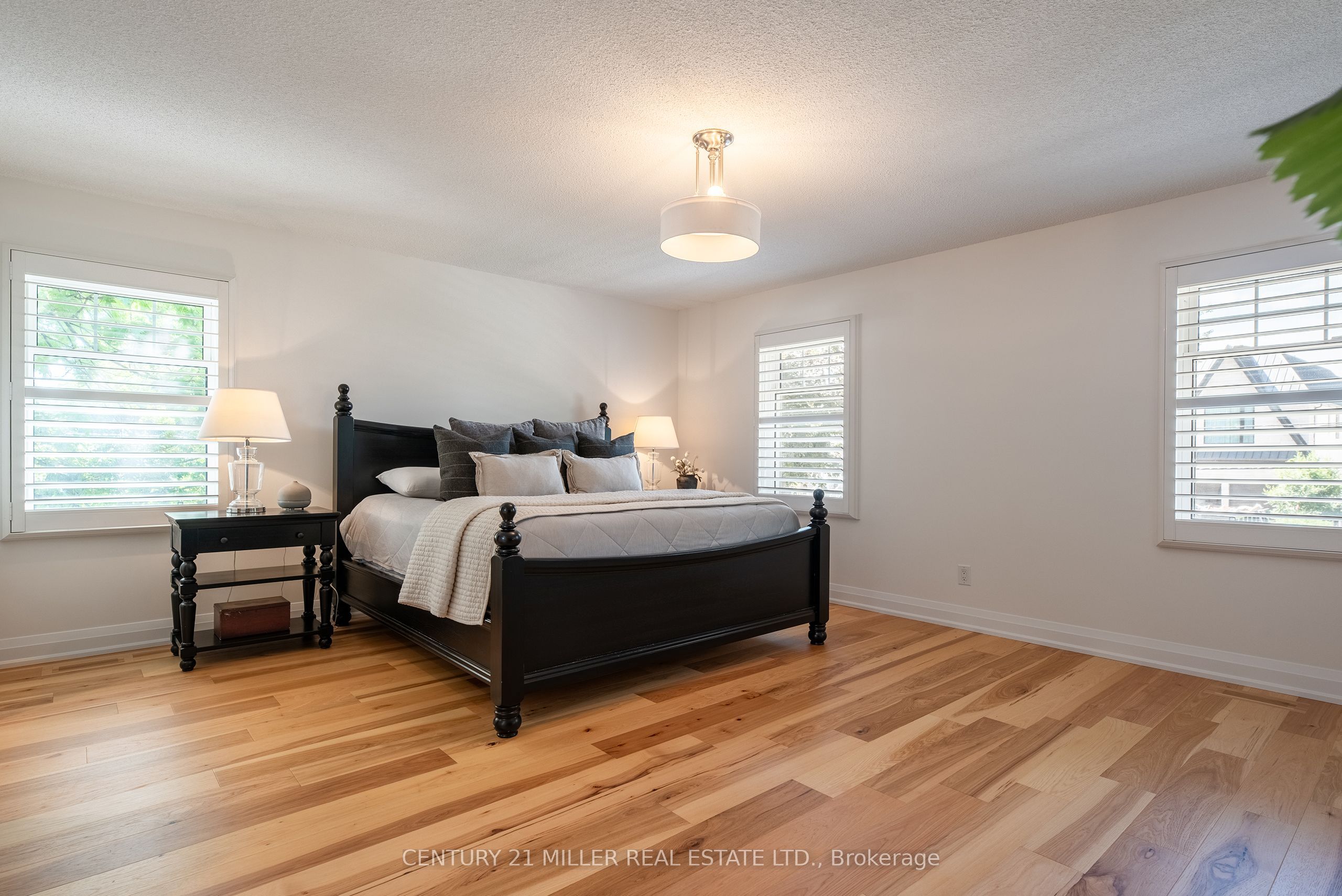 579 Fourth Line Property Photo 24