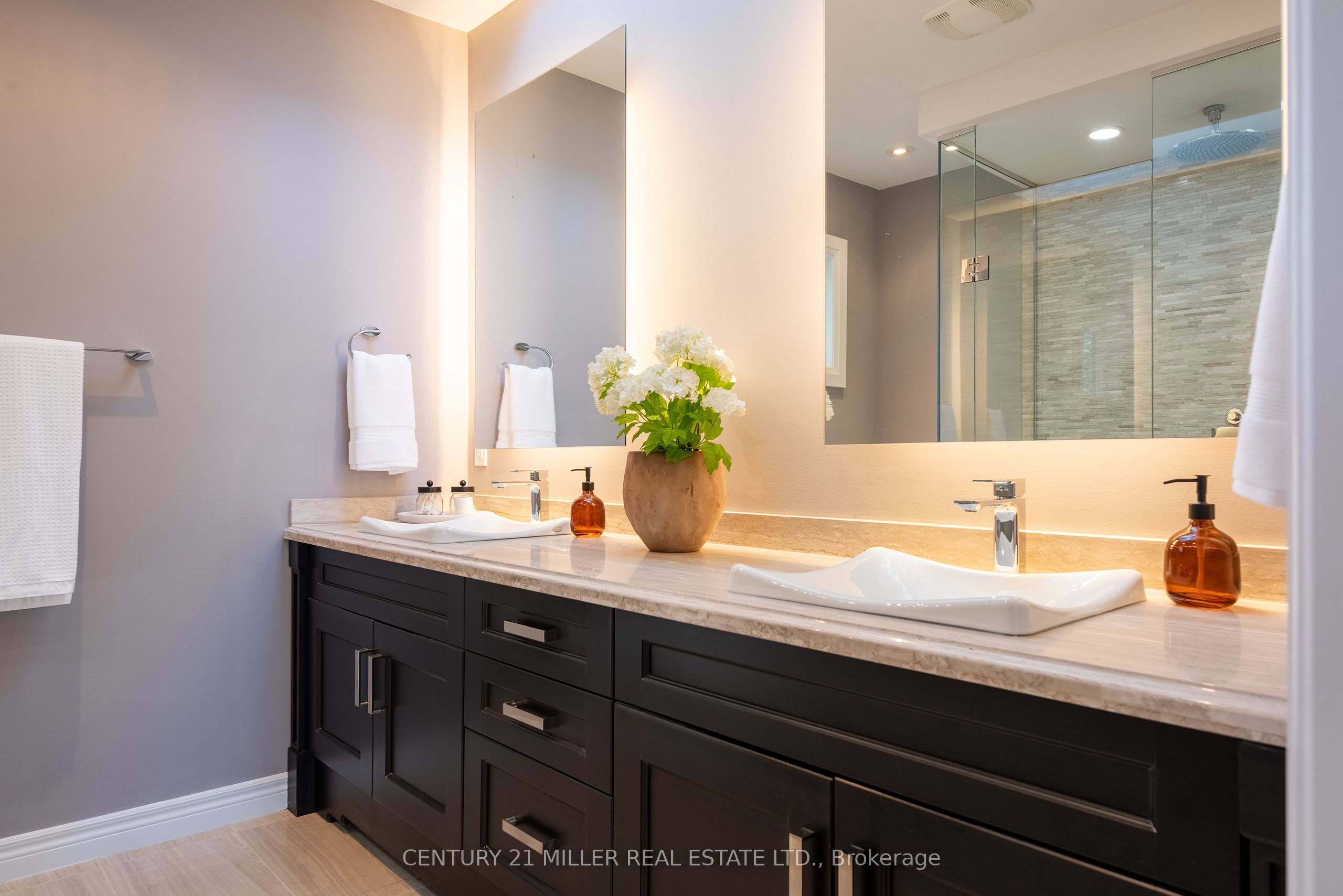 579 Fourth Line Property Photo 25