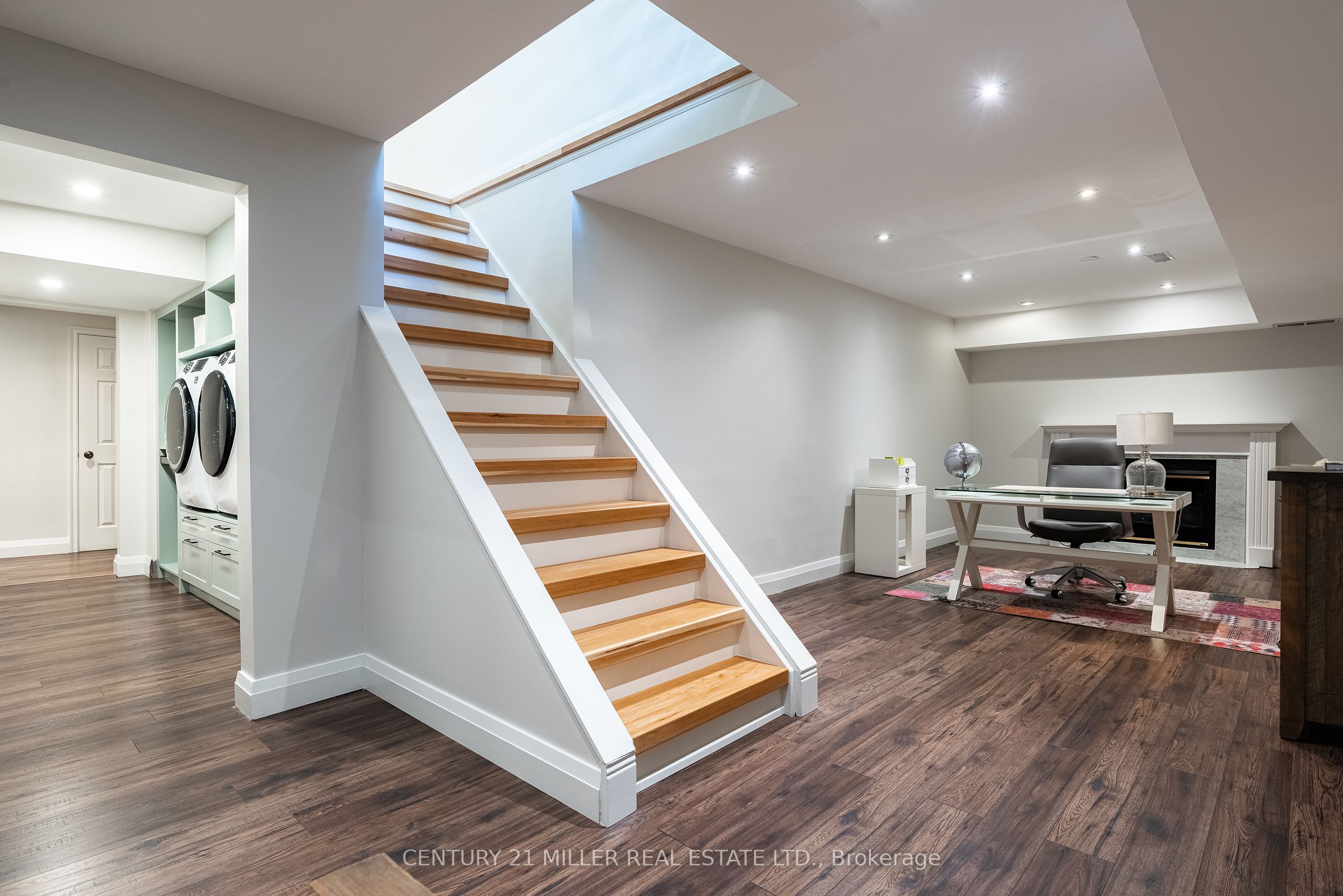 579 Fourth Line Property Photo 32