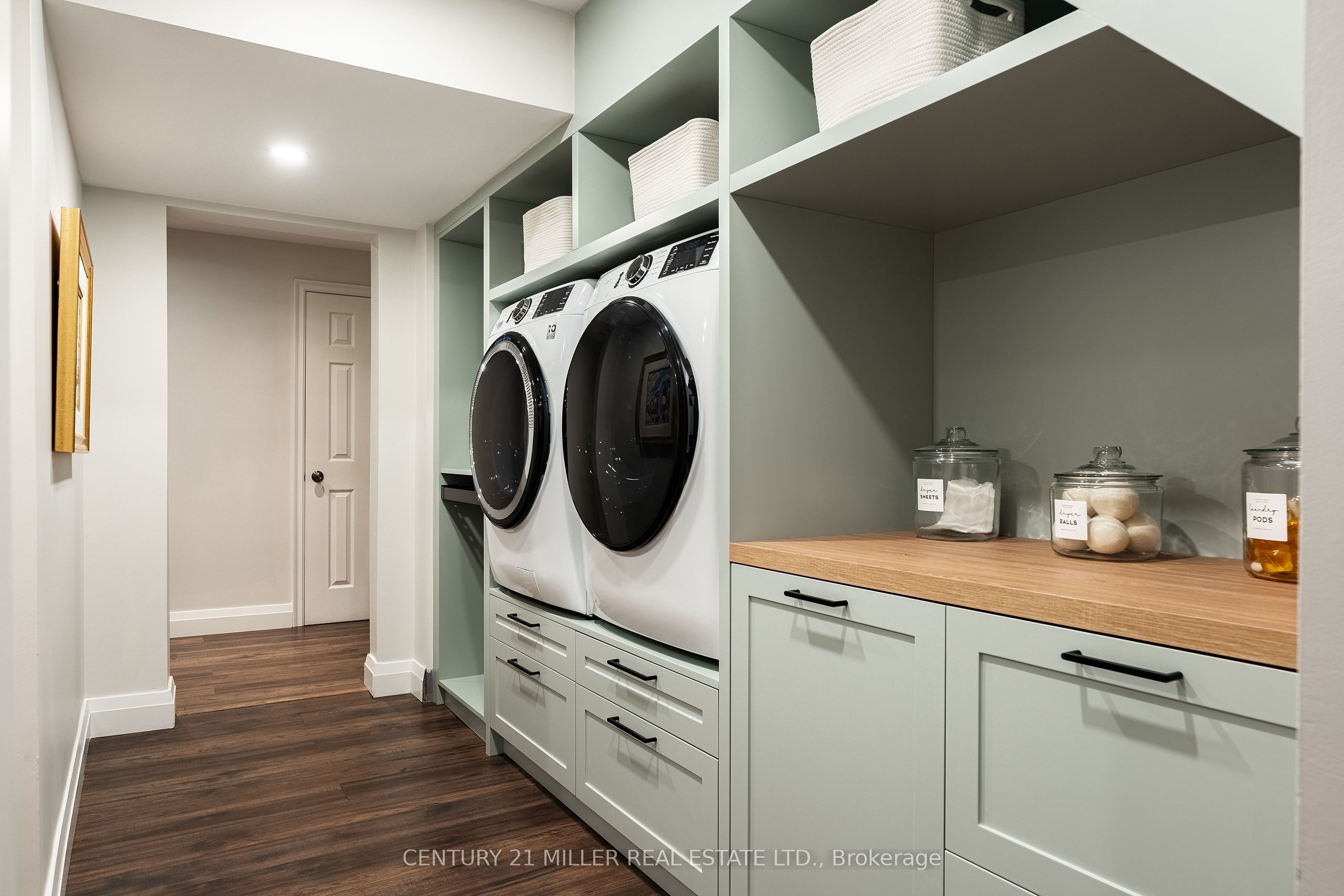 579 Fourth Line Property Photo 33