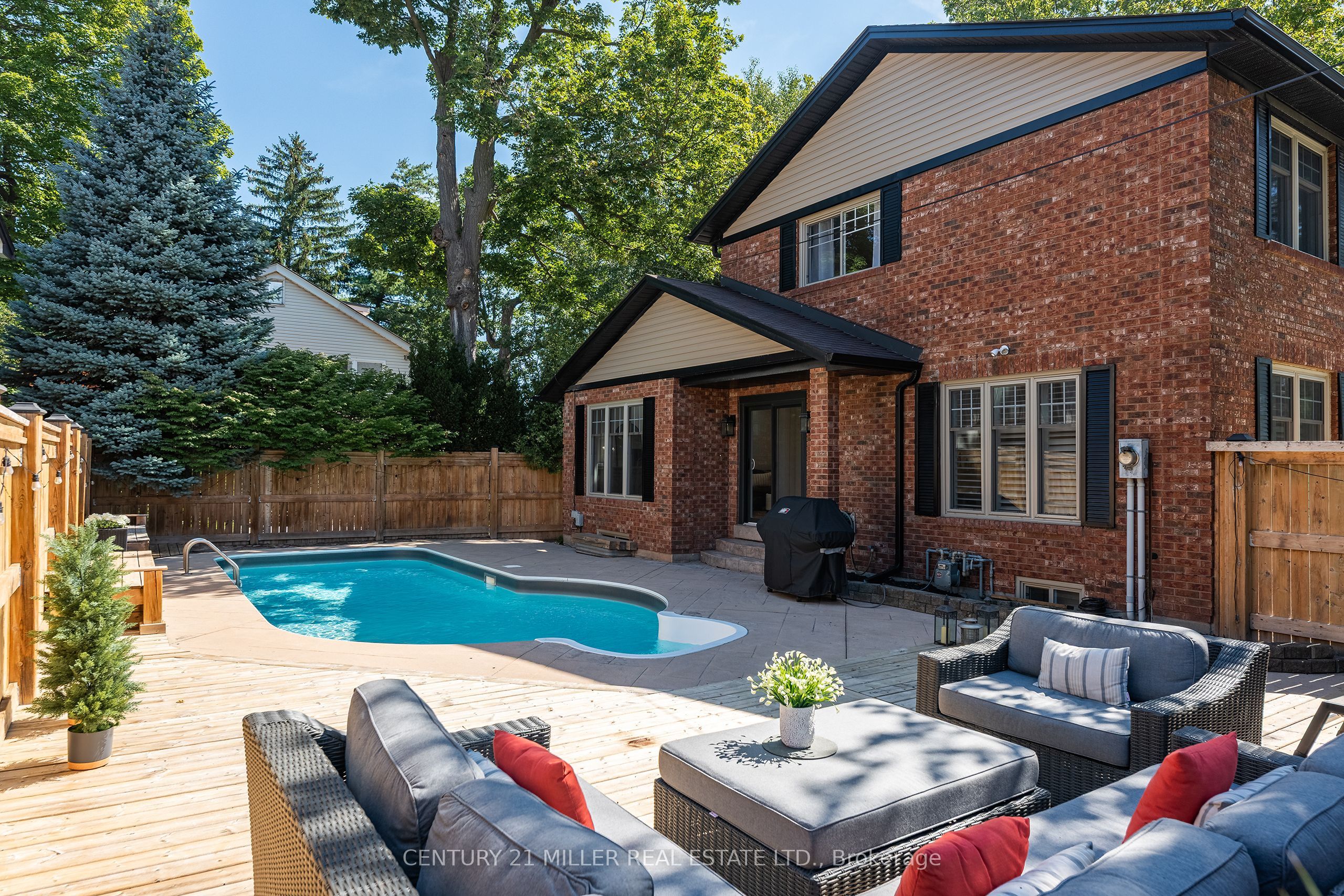 579 Fourth Line Property Photo 37