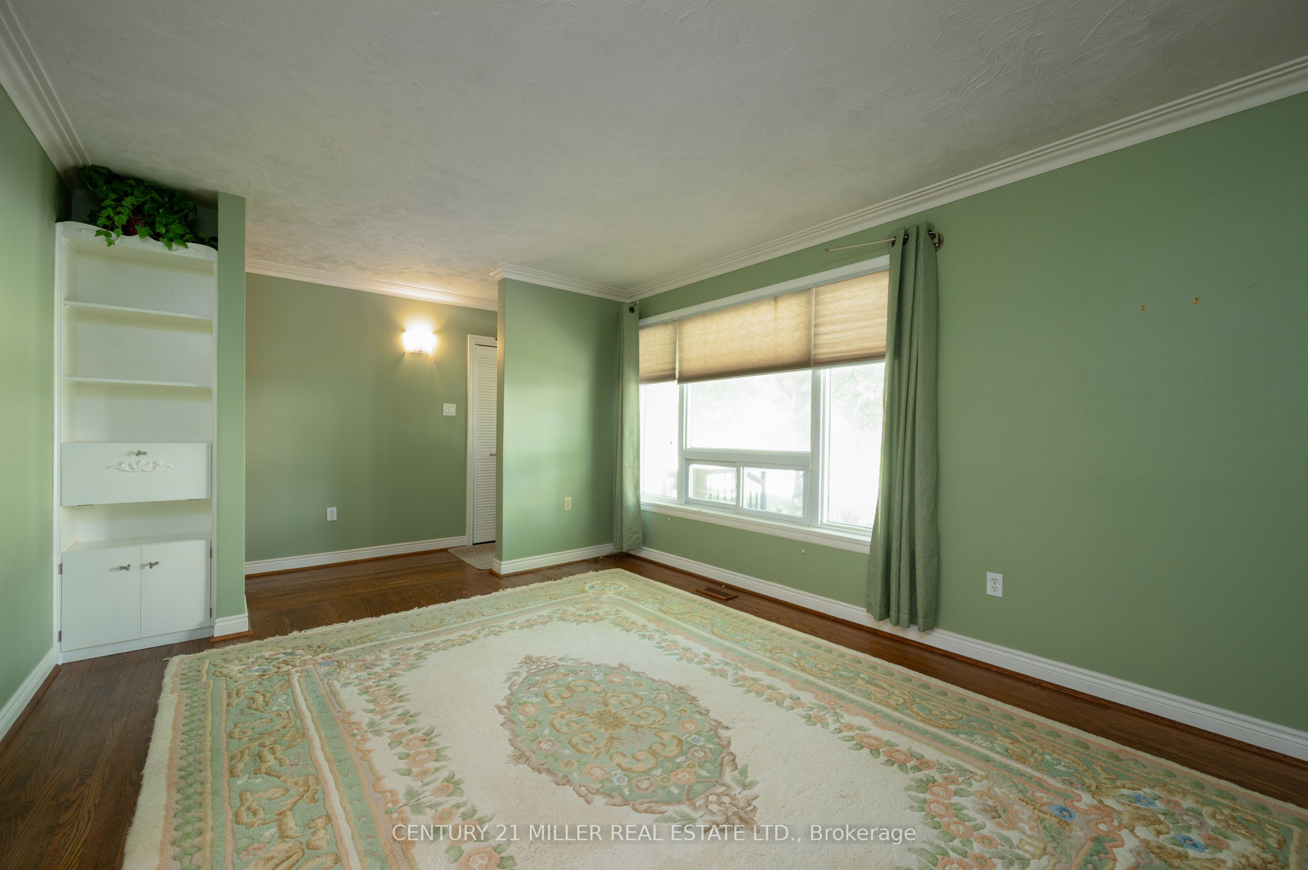 1304 Avon Crescent Property Photo 12
