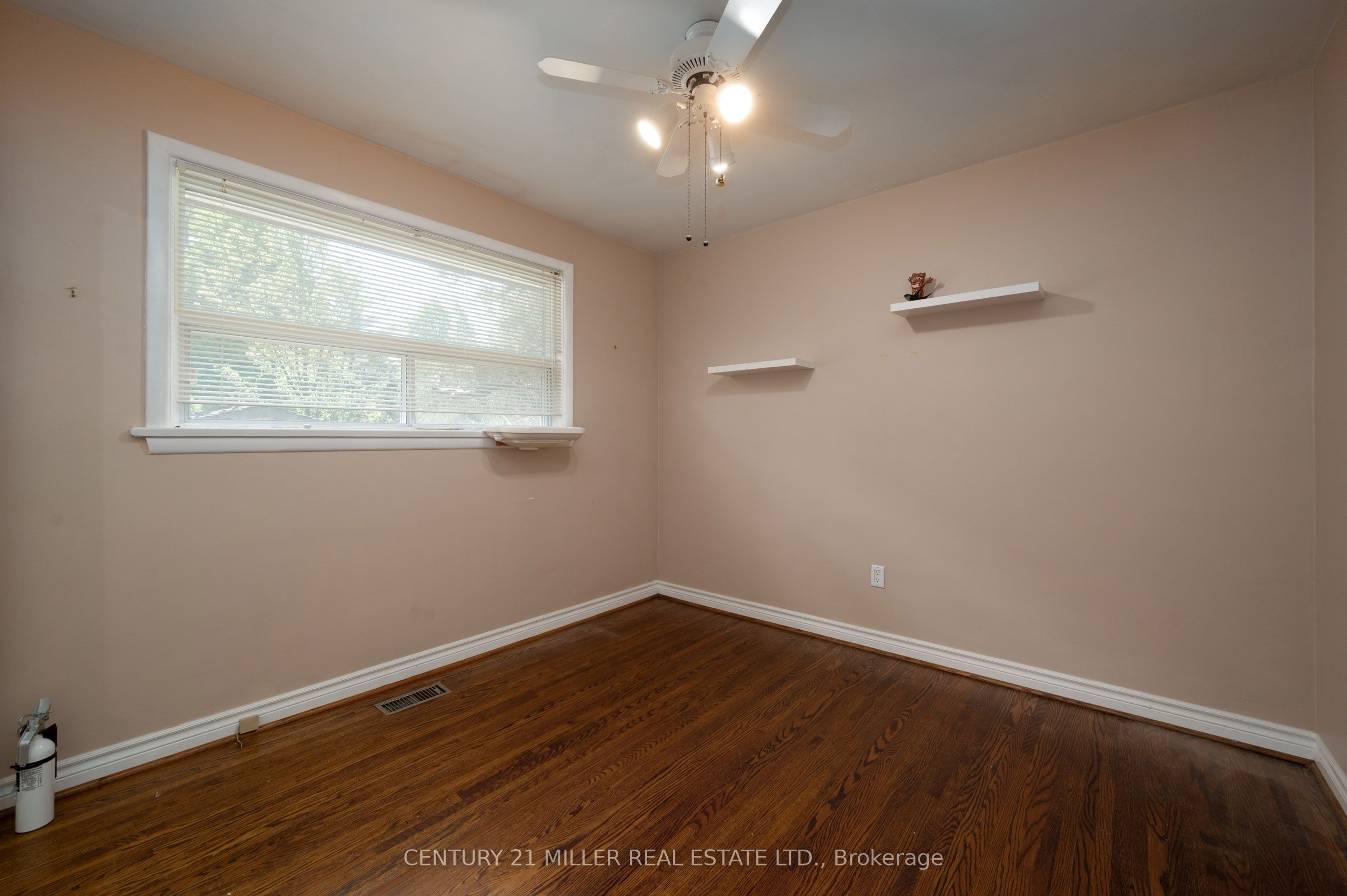 1304 Avon Crescent Property Photo 15