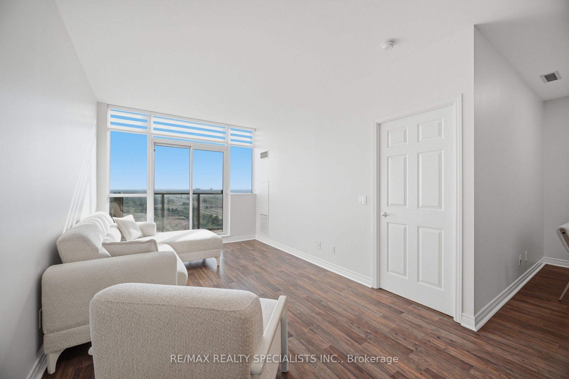 339 Rathburn Road W Ph07 Property Photo 17